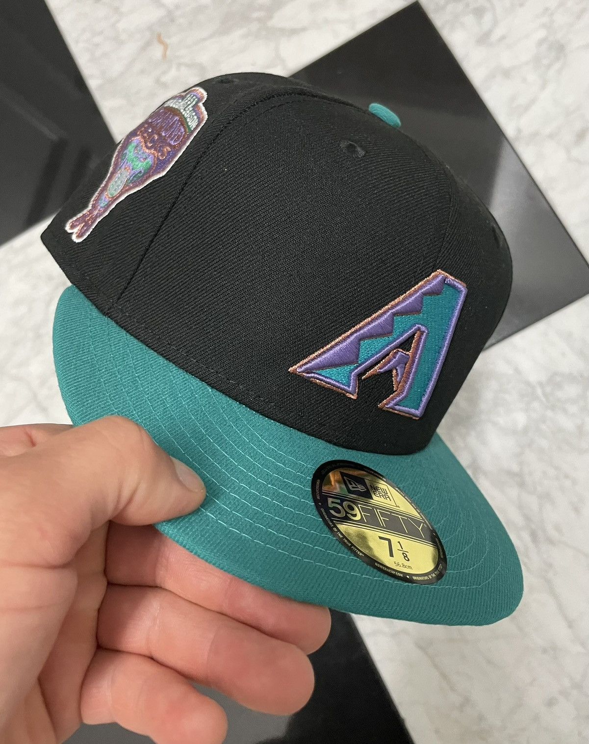 New Era 🔥 Exclusive Diamondbacks fitted size 7 1/8 Size ONE SIZE - 1 Thumbnail