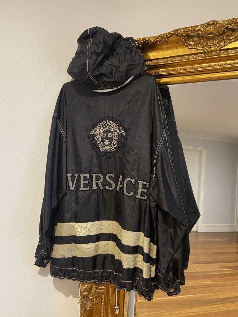 Versace Vintage Windbreaker Jacket Size US XL / EU 56 / 4 - 5 Thumbnail