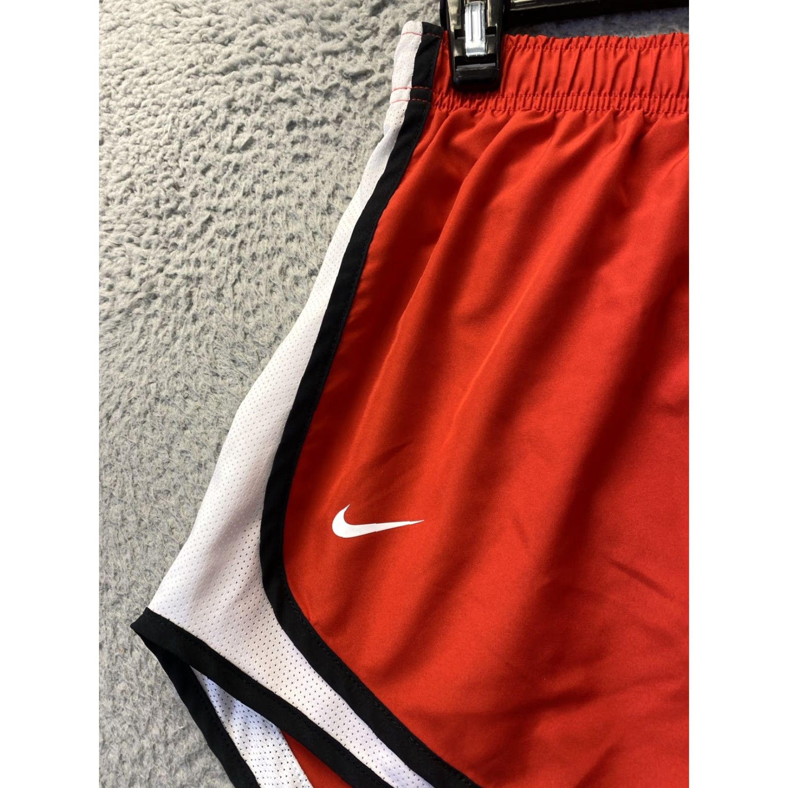 Nike Women’s Nike Run Shorts Red Size 12 /107-37 107-37 Nike Run Shorts Women Red Size 12 Athletic Activewear Snike Regular 12 Size 34" / US 12 / IT 48 - 3 Thumbnail