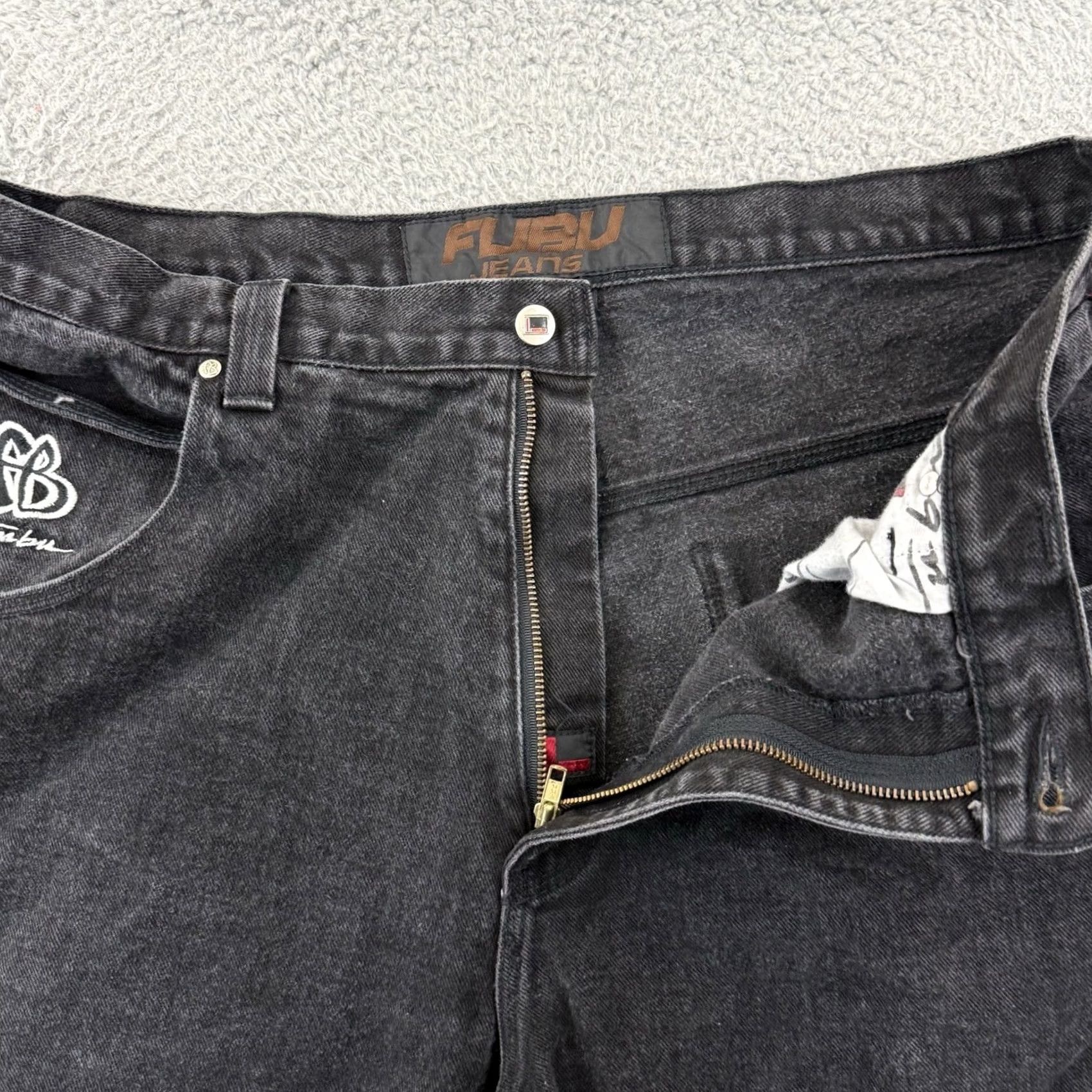 Fubu VINTAGE FUBU Men Jeans Shorts 42 Black Carpenter Jorts Embroidered Baggy Wide Leg Denim Shorts Cargo 90s Hip Hop Grunge Skater Mens Size US 42 / EU 58 - 6 Thumbnail