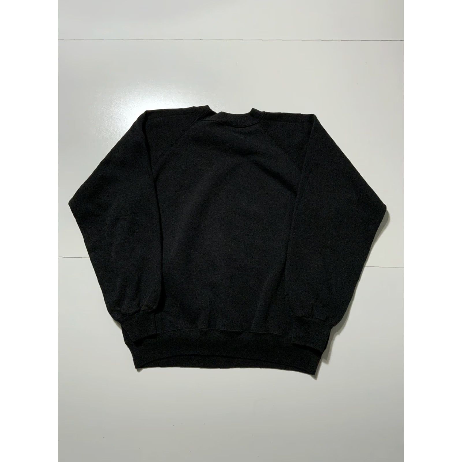 Hanes VINTAGE USS New Orleans LPH-11 USN Iwo Jiwa Fluer De Lis Crewneck Sweatshirt Mens L Black Pullover Sweatshirt Size US L / EU 52-54 / 3 - 3 Thumbnail