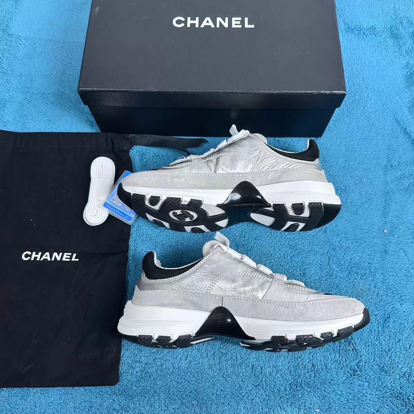 Chanel Chanel 25A Calfskin Low-Top Sneakers Pale Gold 37.5 Size US 7 / IT 37 - 3 Thumbnail
