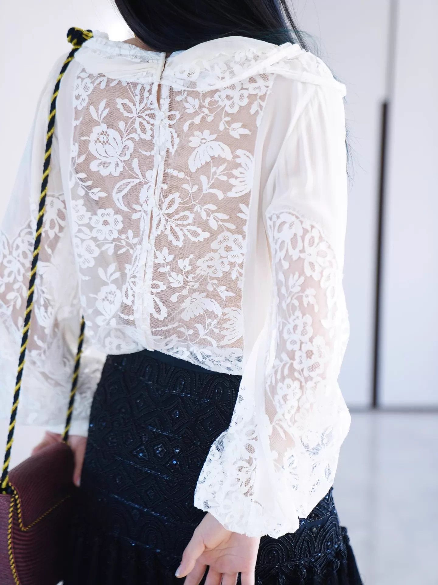 Oscar De La Renta Oscar de la Renta Vintage White Silk Lace 3D Twisted Shirt Size M / US 6-8 / IT 42-44 - 8 Thumbnail