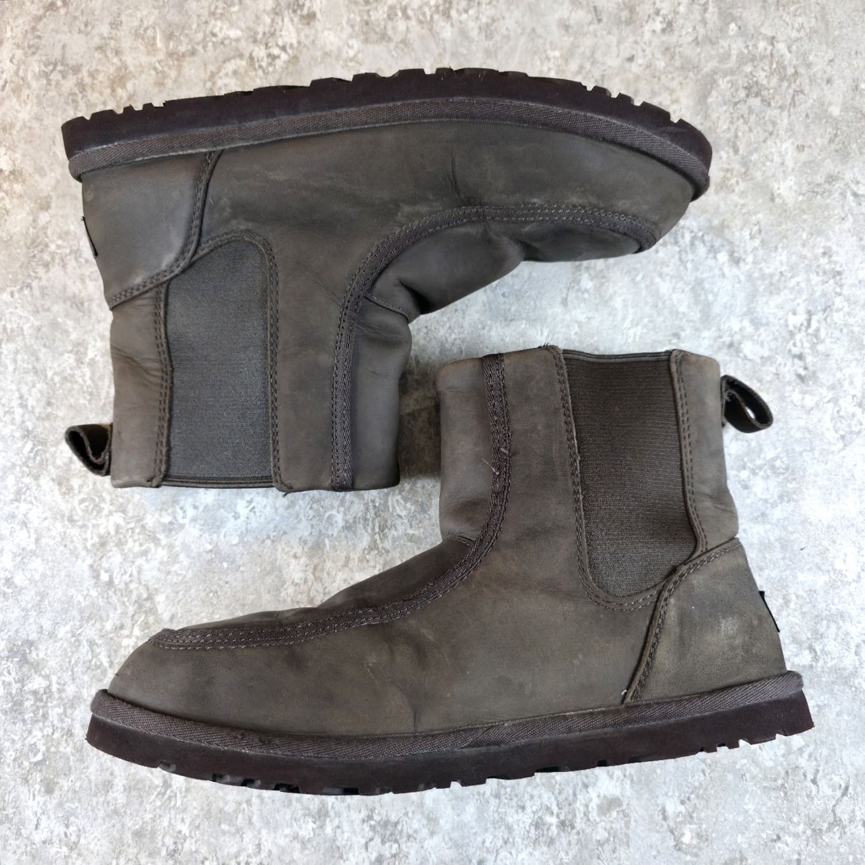 Ugg UGG Men's Brown Suede Chelsea Boots Pull On Size 10 Size US 10 / EU 43 - 4 Thumbnail