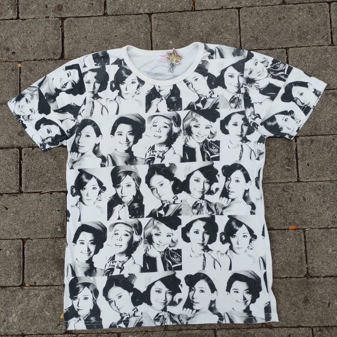 Band Tees Girls' Generation SNSD Japan Tour 2013 Tee Size US M / EU 48-50 / 2 - 1 Thumbnail