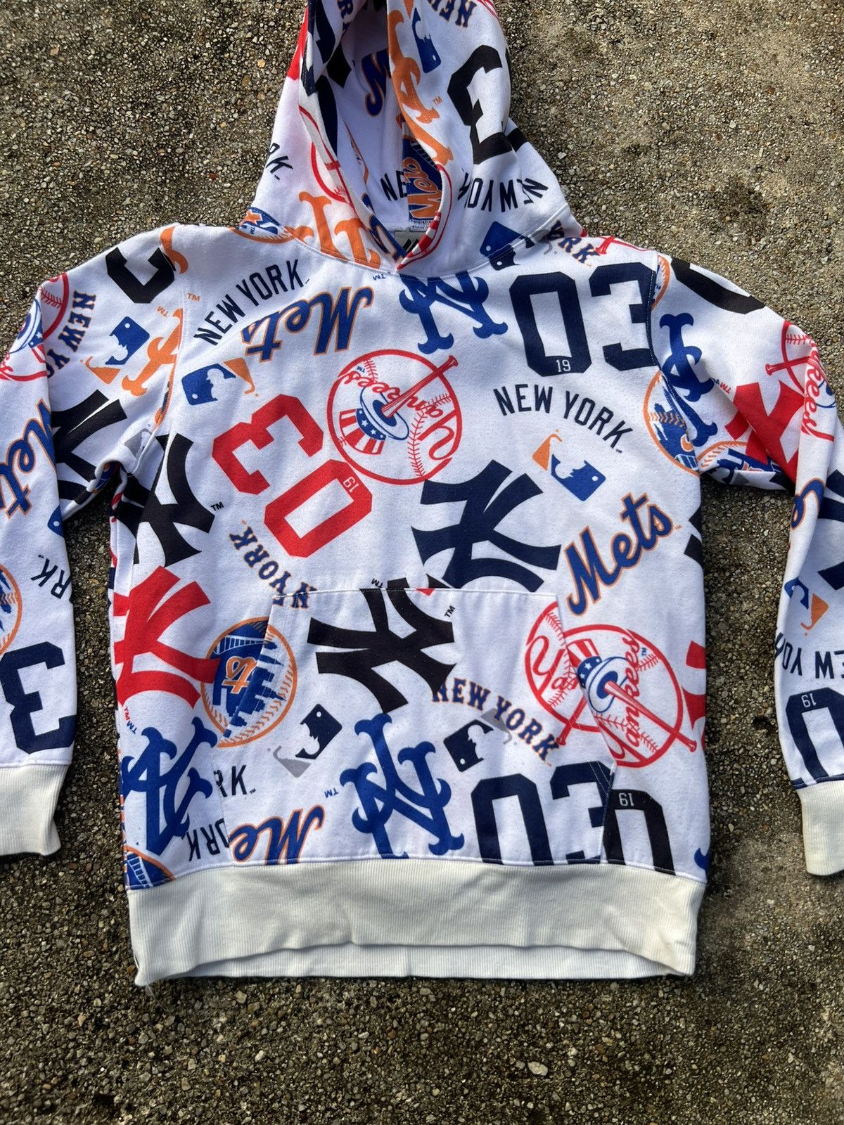 MLB × New York Yankees Mlb New York Yankees Overprint Hoodie Size US M / EU 48-50 / 2 - 2 Thumbnail