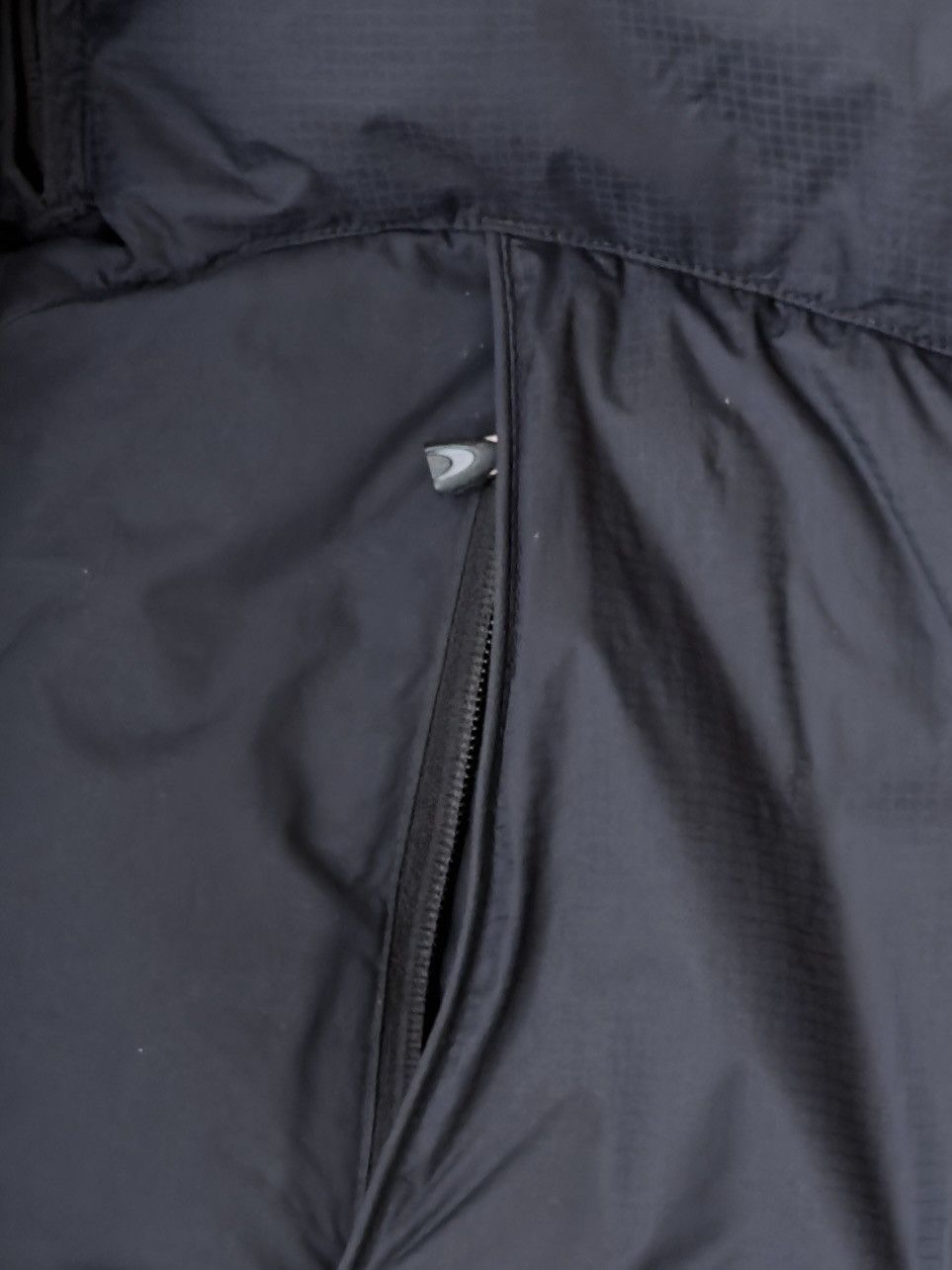 Oakley Oakley AW06 Goose Down Technical Puffer Jacket Dark Size L Size US L / EU 52-54 / 3 - 14 Thumbnail