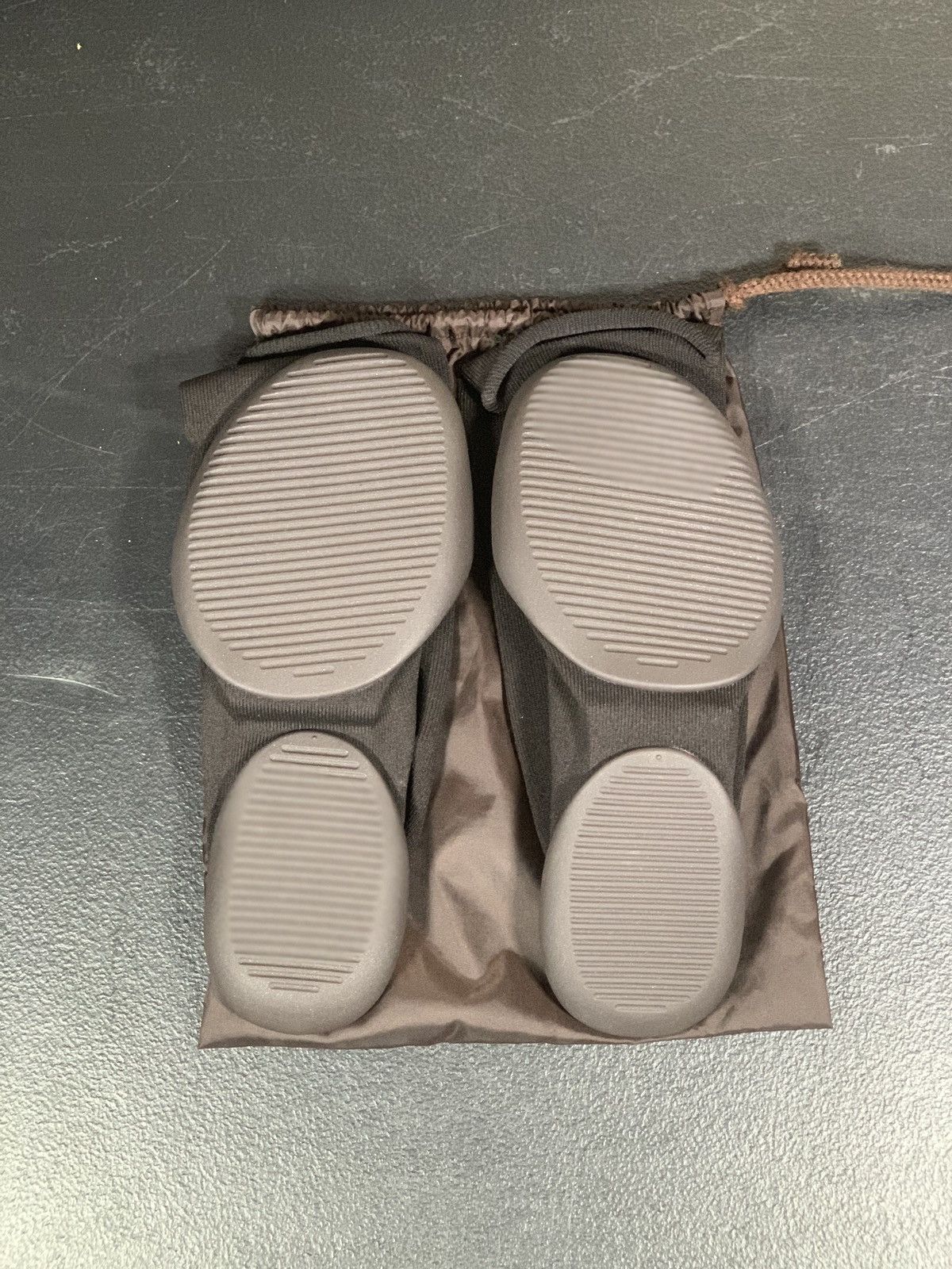 Yeezy Pods - Size 1