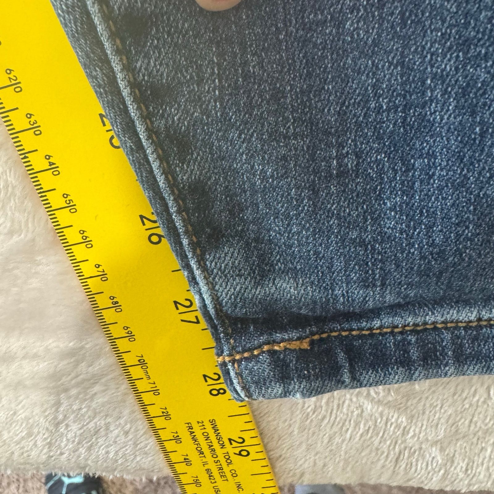 Judy Blue Judy Blue Women's Skinny Fit Denim Jeans 24W Medium Wash Size 42" / US 20 - 9 Thumbnail