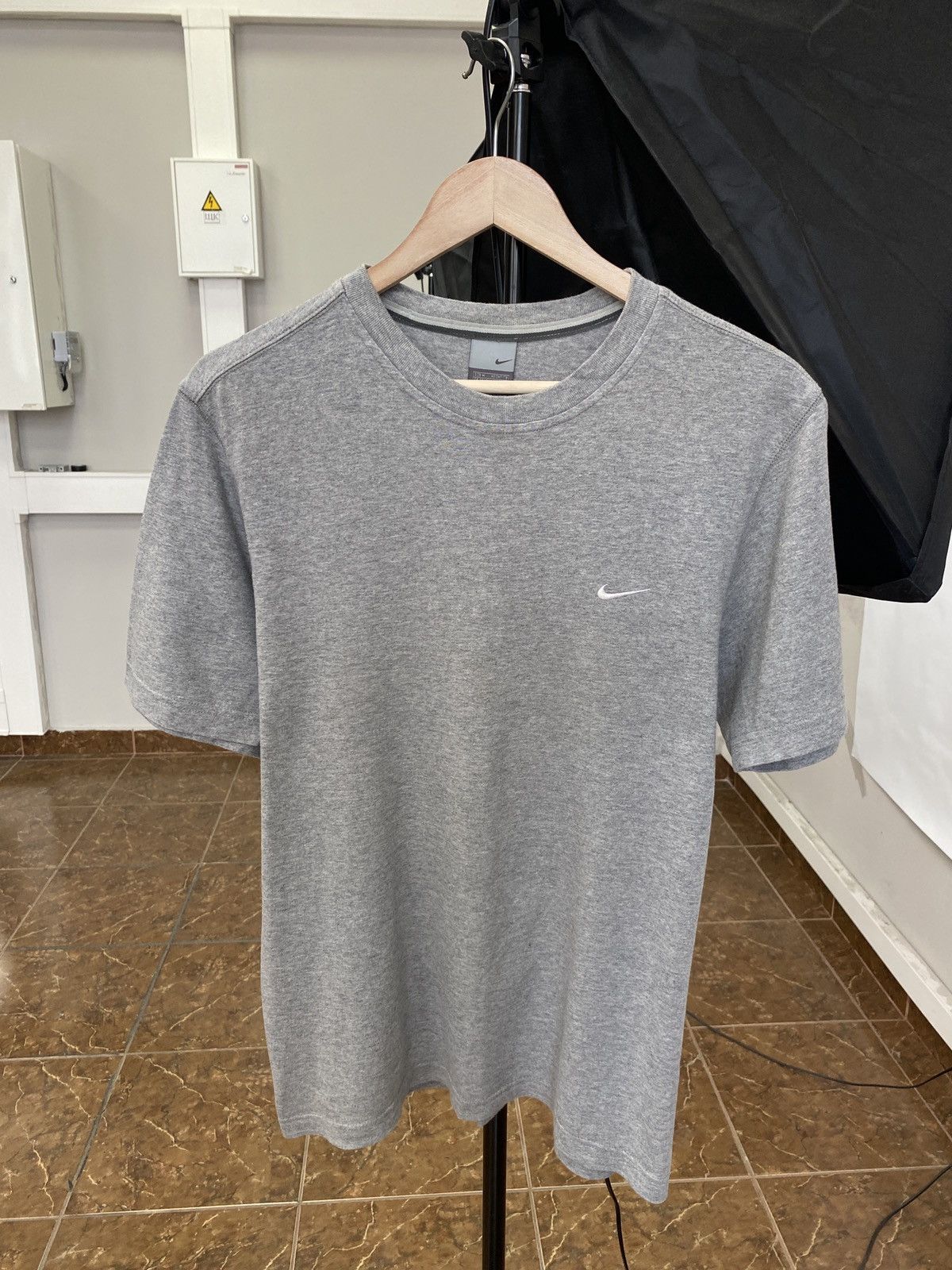 Nike × Vintage 🇺🇸 Vintage 90s Nike T-Shirt Y2K Retro Rare Hype Size US M / EU 48-50 / 2 - 1 Thumbnail