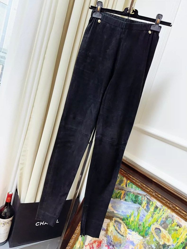Chanel Chanel Black Suede Skinny Pants- dmc Size US 30 / EU 46 - 1 Thumbnail
