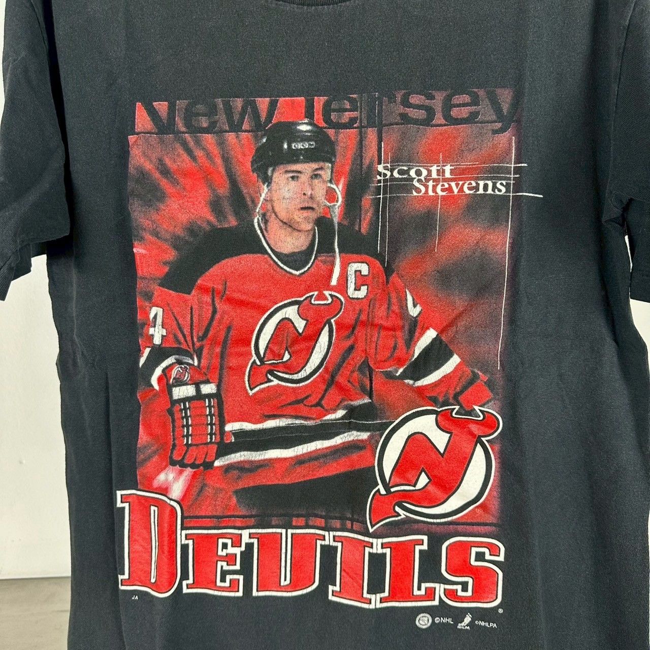 NHL × Vintage Vintage 90s Scott Stevens New Jersey Devils NHL T-shirt Size US M / EU 48-50 / 2 - 7 Thumbnail