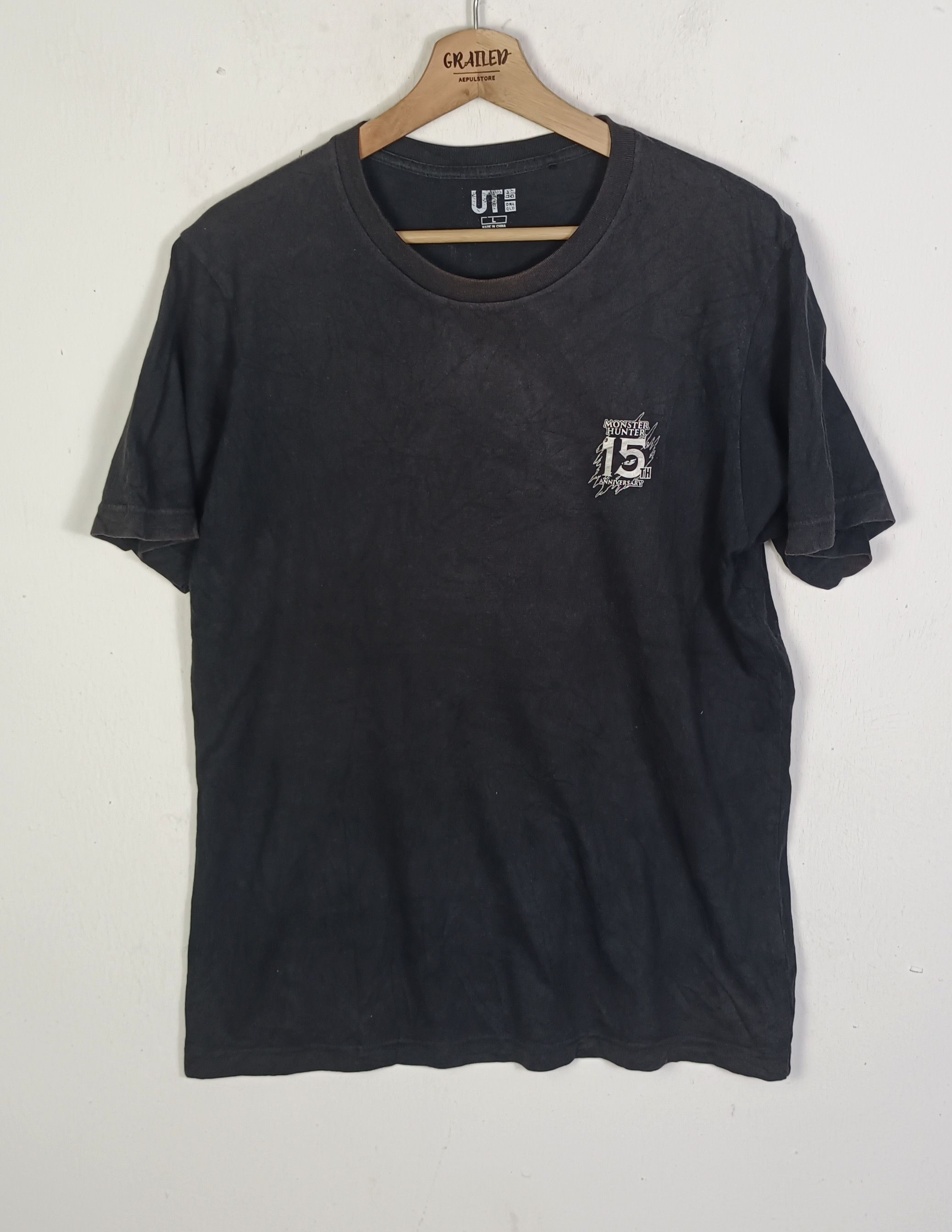 Japanese Brand × The Game × Uniqlo Capcom Dragon Uniqlo Short Sleeve Shirt Size US M / EU 48-50 / 2 - 2 Thumbnail
