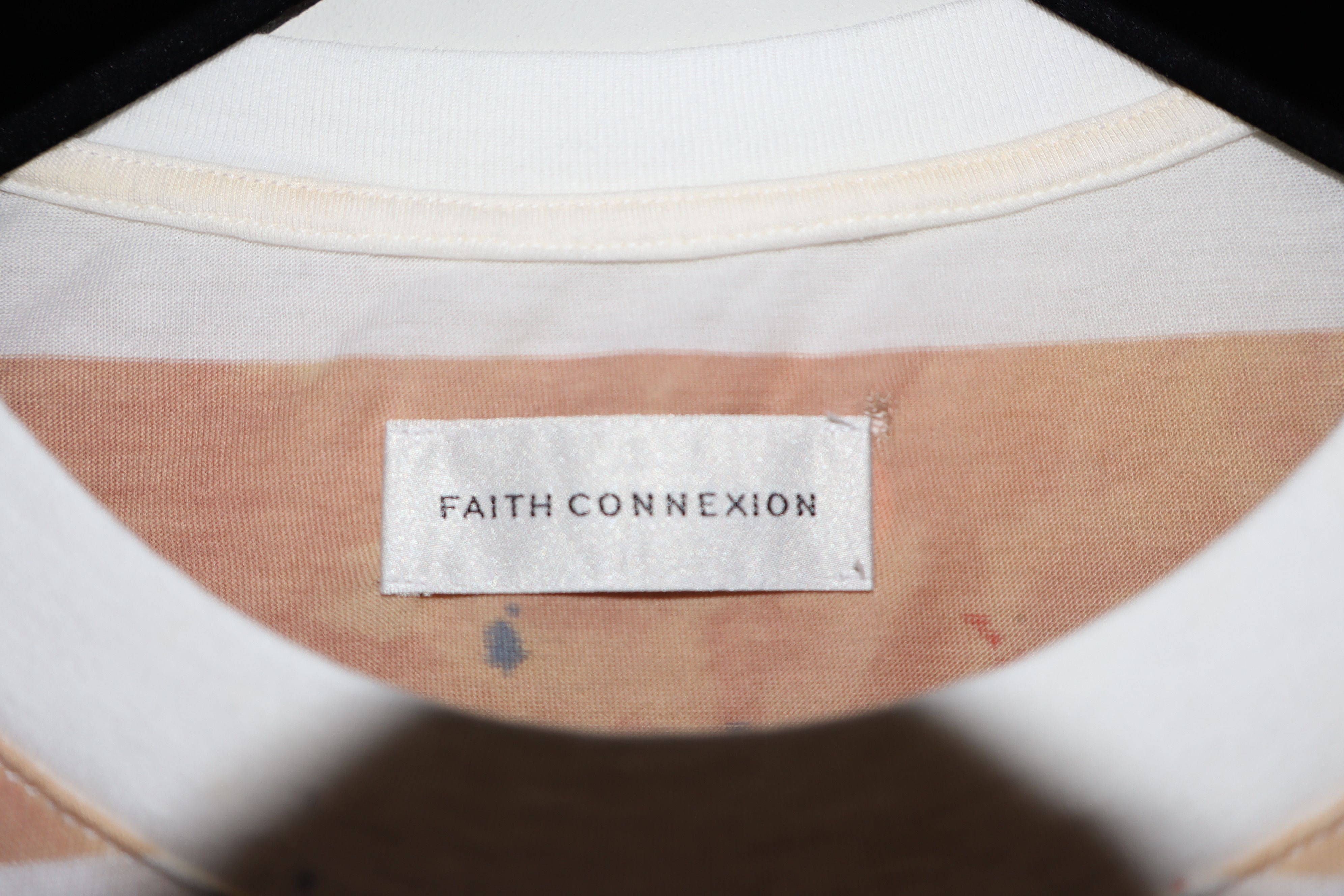 Faith Connexion bleach effect t-shirt Size US M / EU 48-50 / 2 - 3 Thumbnail