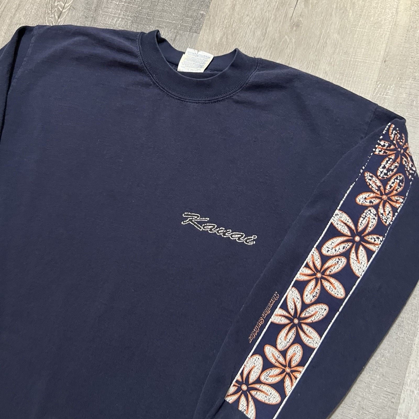Gildan VTG Kauai Hawaiian Surfrider T Shirt Floral Surf T Shirt Size US L / EU 52-54 / 3 - 3 Thumbnail