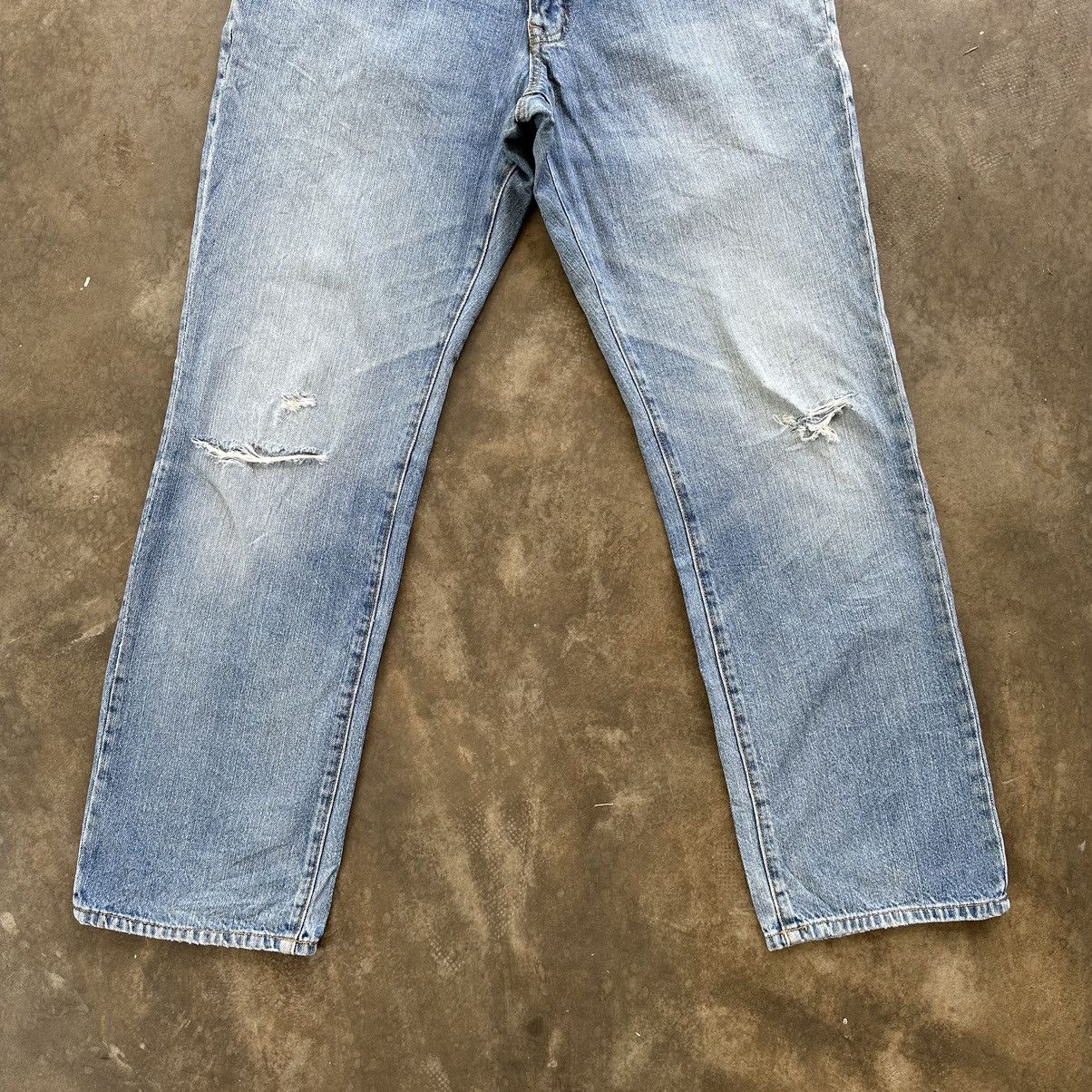 Japanese Brand Vintage Japanese Distressed Faded Jean Denim Pant W33 Size US 33 - 2 Thumbnail