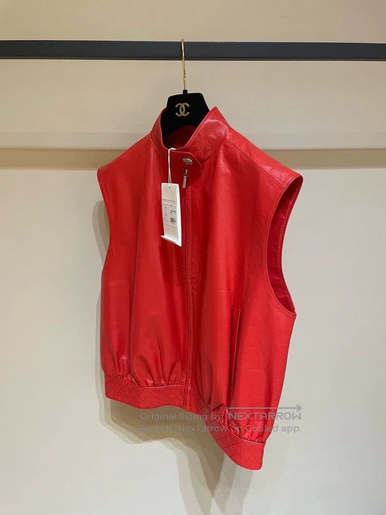 Chanel Chanel 23a Early Spring Vacation Series Red Sheepskin Vest Size XS / US 0-2 / IT 36-38 - 2 Thumbnail