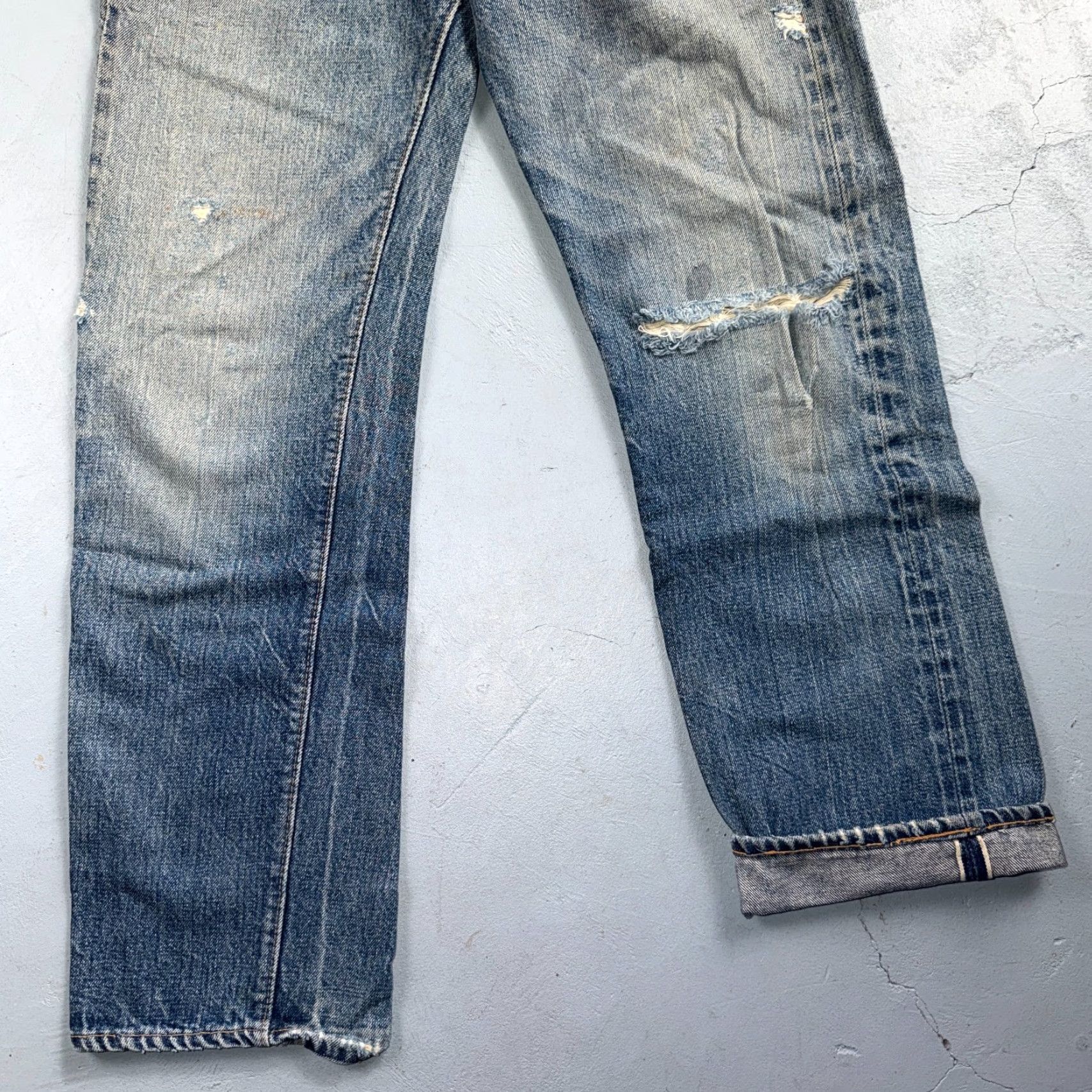 Levi's VINTAGE Levi's 501 Jeans 70s 80s USA Light Wash Classic Straight 31x33 5-Pocket Denim Button USA Mens Blue Light Distressed Regular Coat? Size US 31 - 2 Thumbnail