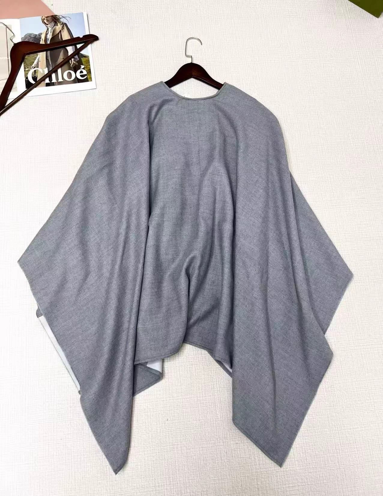 Burberry BURBERRY Gray 100% Wool Cape 140x140 Size S / US 4 / IT 40 - 2 Thumbnail