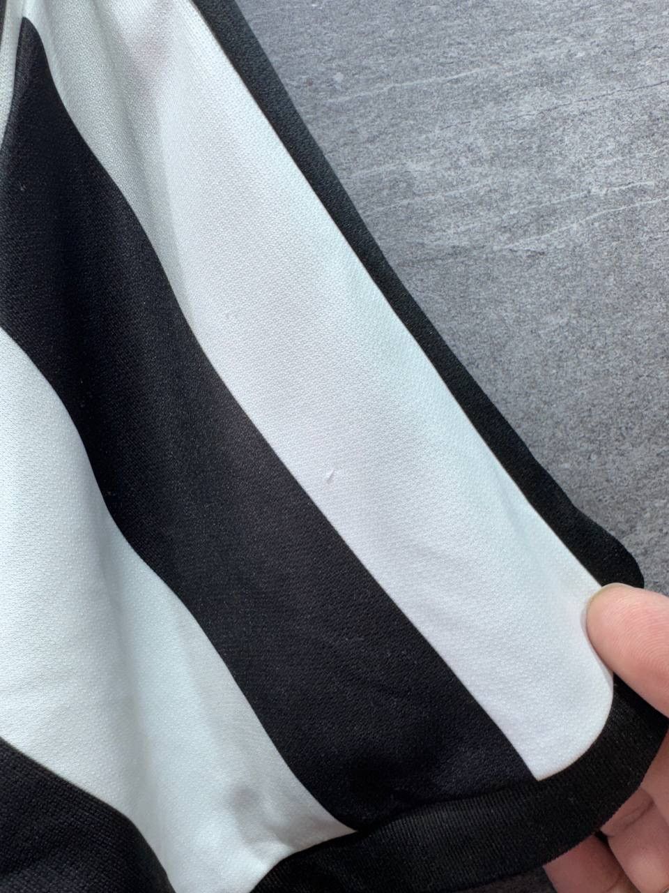 Puma Puma Newcastle United 2017-2018 Home Football Shirt Jersey Size US XL / EU 56 / 4 - 17 Thumbnail