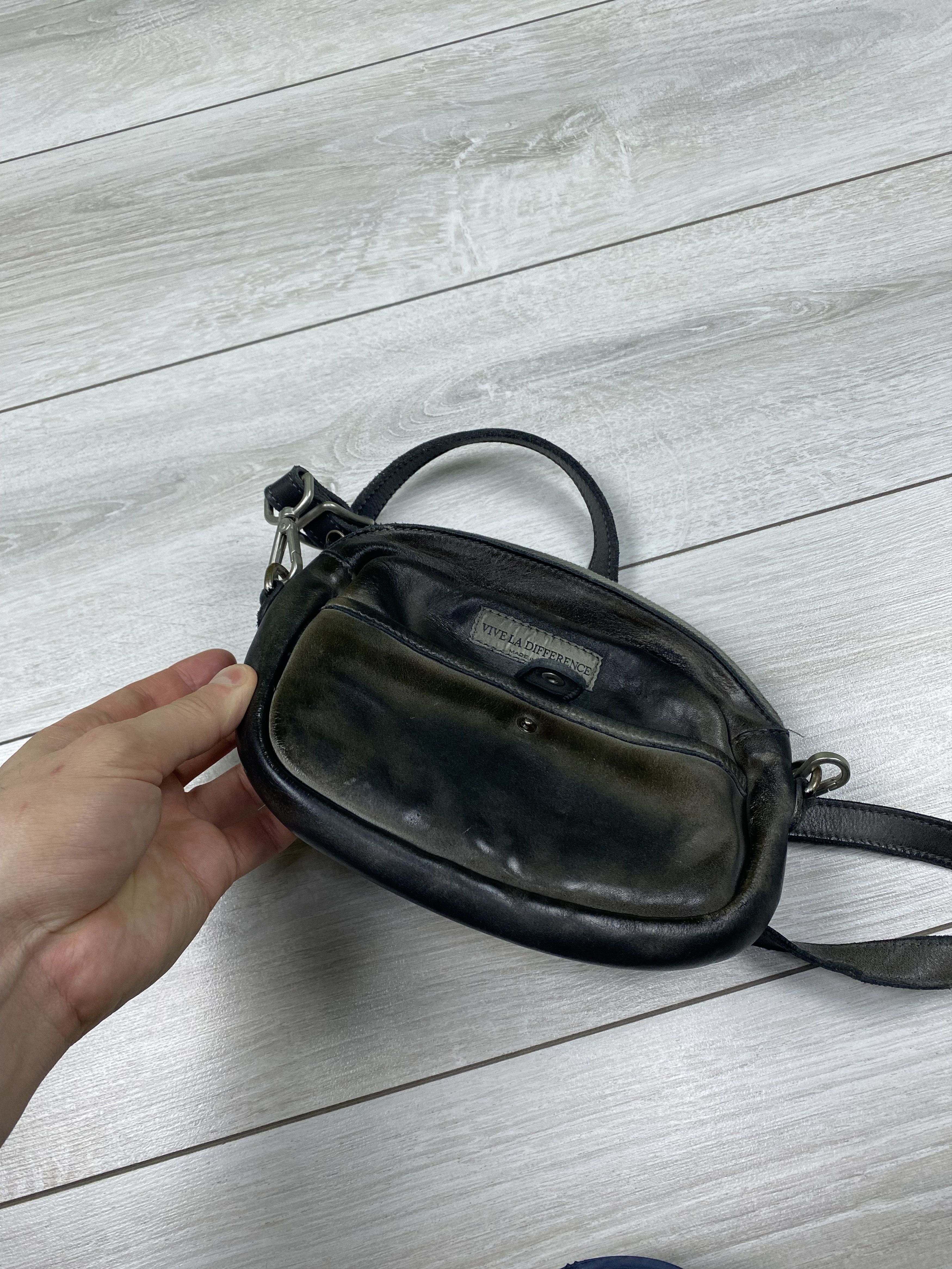 Other Rare Vive la difference messenger leather distressed bag Size ONE SIZE - 8 Thumbnail