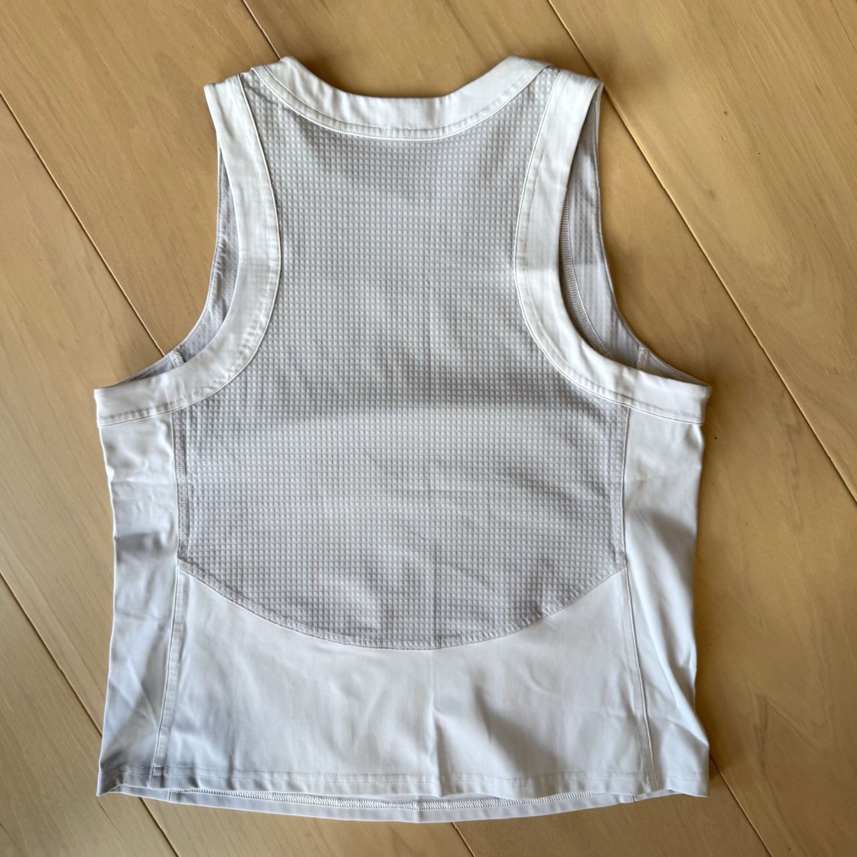 Lululemon Lululemon Sleeveless Shirt Women 4 Gray Vent Surge Workout Athleisure Tank Top Racerback Crew Neck Size S / US 4 / IT 40 - 6 Thumbnail