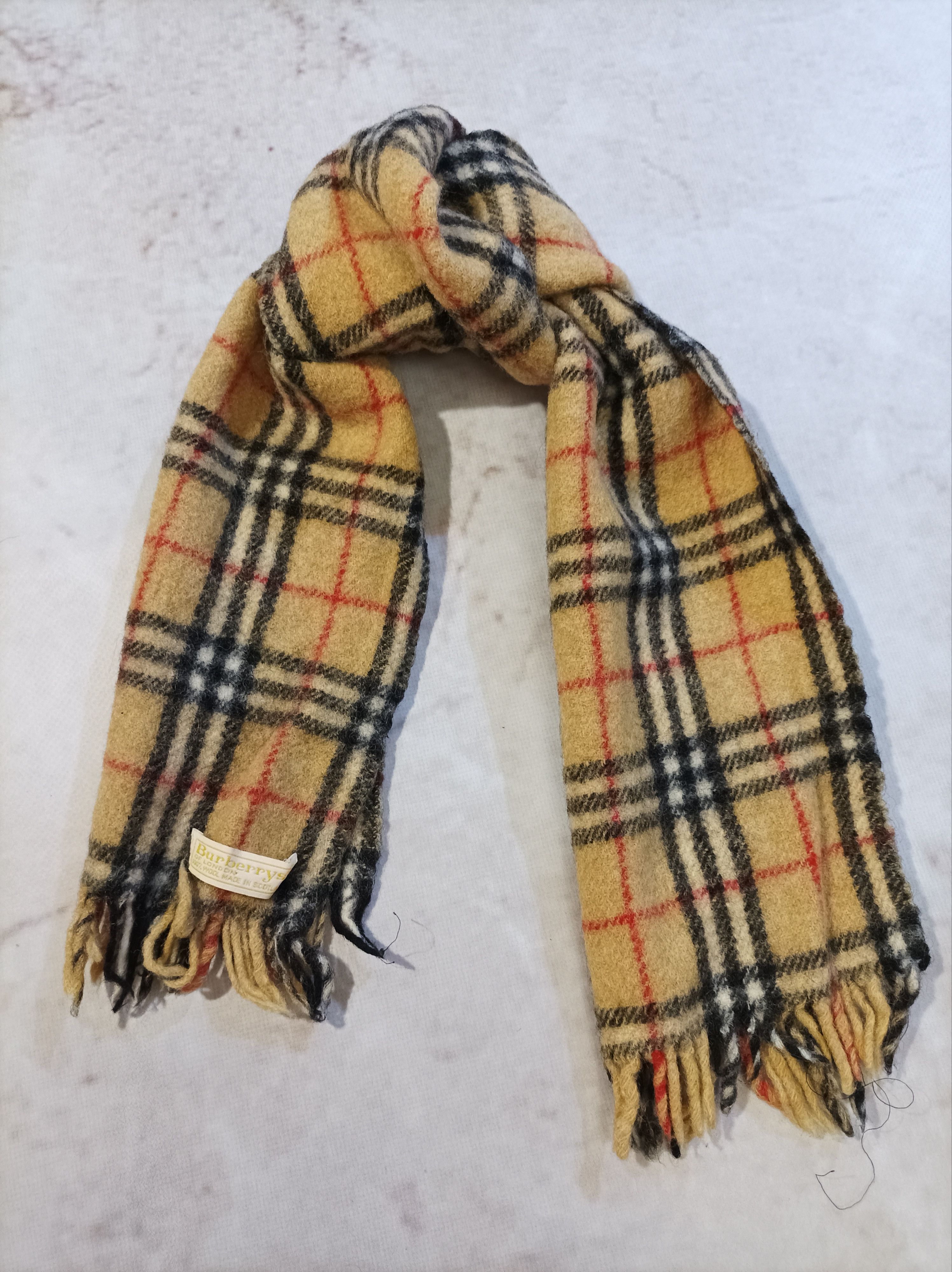 Vintage Burberry's of London Scotland Scarf Wool 100*22 cm