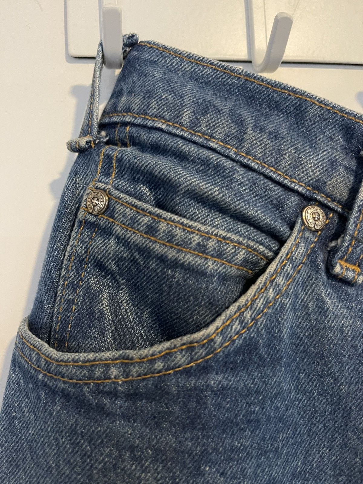 Chrome Hearts × Levi's Chrome Hearts Levi’s Cross Patch Denim Jeans Size US 34 / EU 50 - 4 Thumbnail