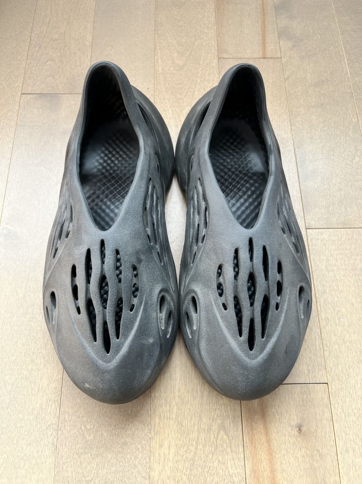 Adidas  Kanye West YEEZY FOAM RNR ONYX BLACK | Grailed