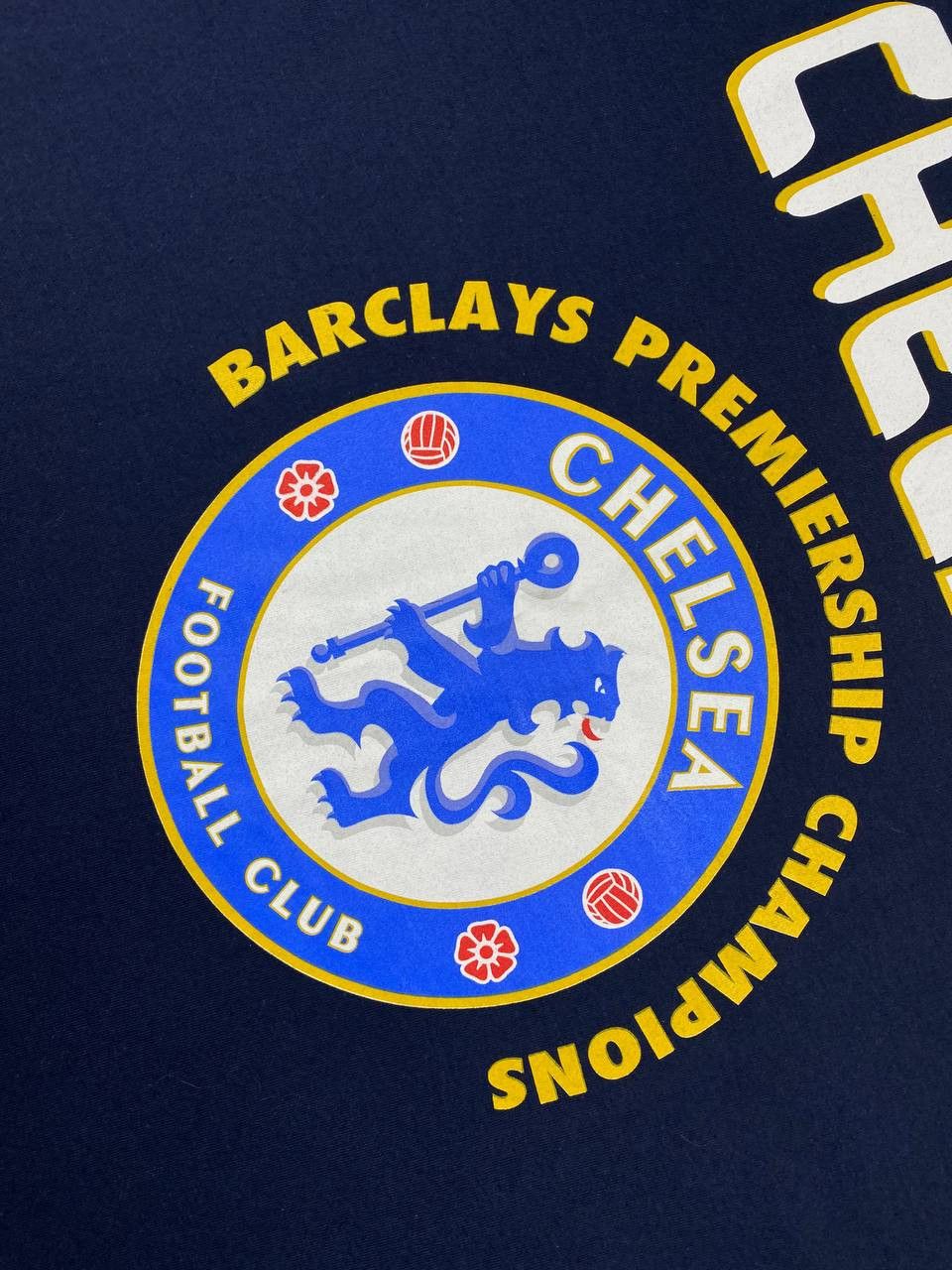 Umbro Vintage Umbro 2005 Chelsea Football Shirt Champion Soccer Size US L / EU 52-54 / 3 - 15 Thumbnail