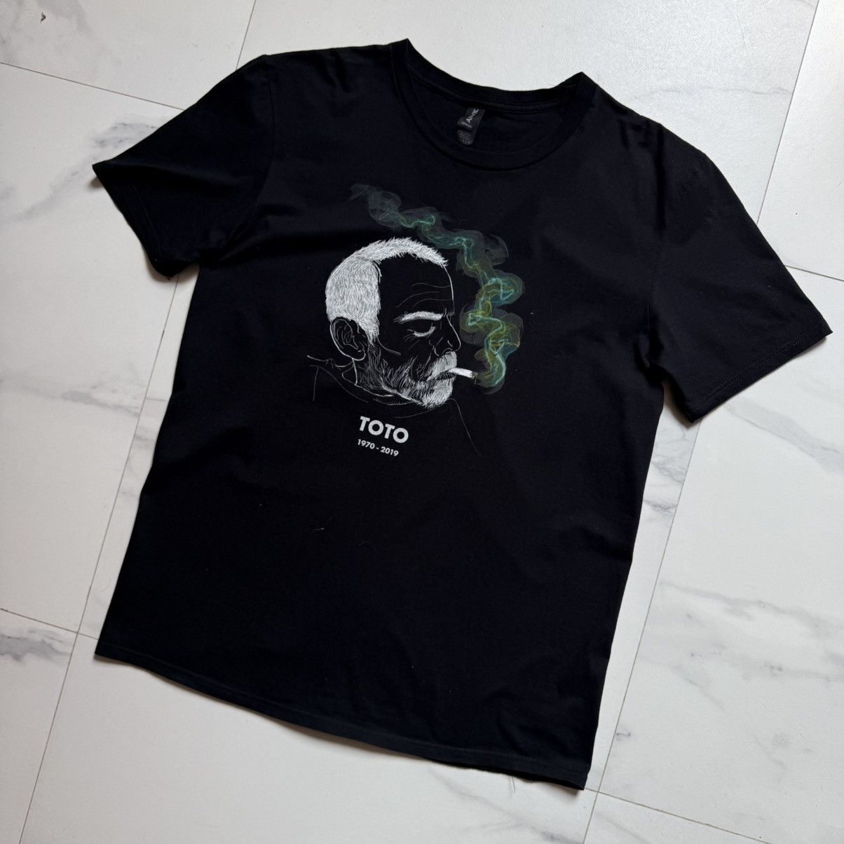 Anvil TOTO 1970-2019 Smoking Dude T-Shirt Size US L / EU 52-54 / 3 - 3 Thumbnail