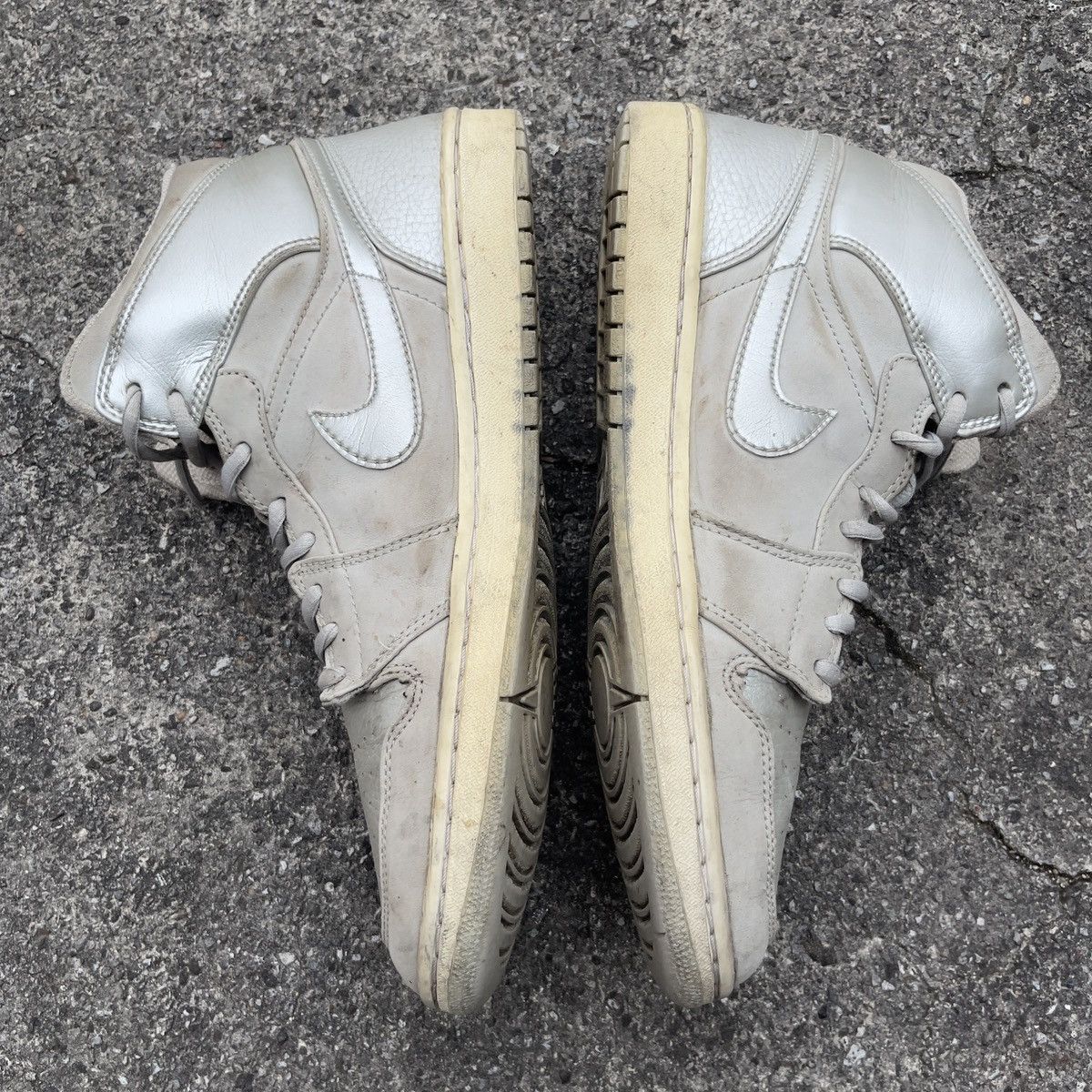 Jordan Brand × Nike × Vintage 2001 Jordan 1 OG Nuetral Grey Size US 10.5 / EU 43-44 - 3 Thumbnail