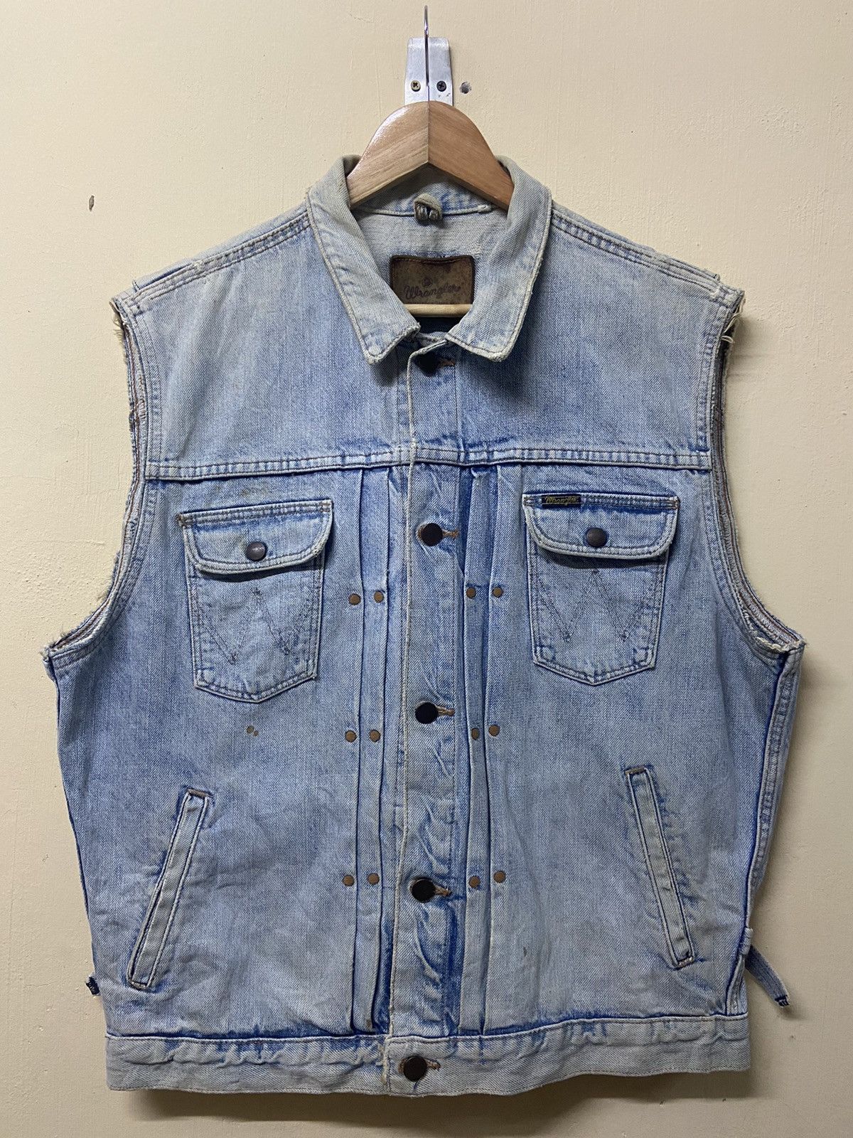 Vintage × Wrangler Vintage Wranglers Distressed Denim Jacket Size US L / EU 52-54 / 3 - 1 Thumbnail