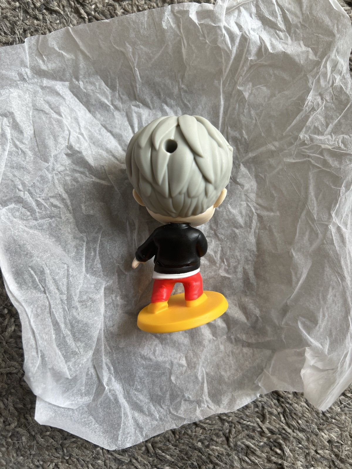 Hypebeast 2025 McDonald’s TinyTAN V Figure Size ONE SIZE - 3 Thumbnail