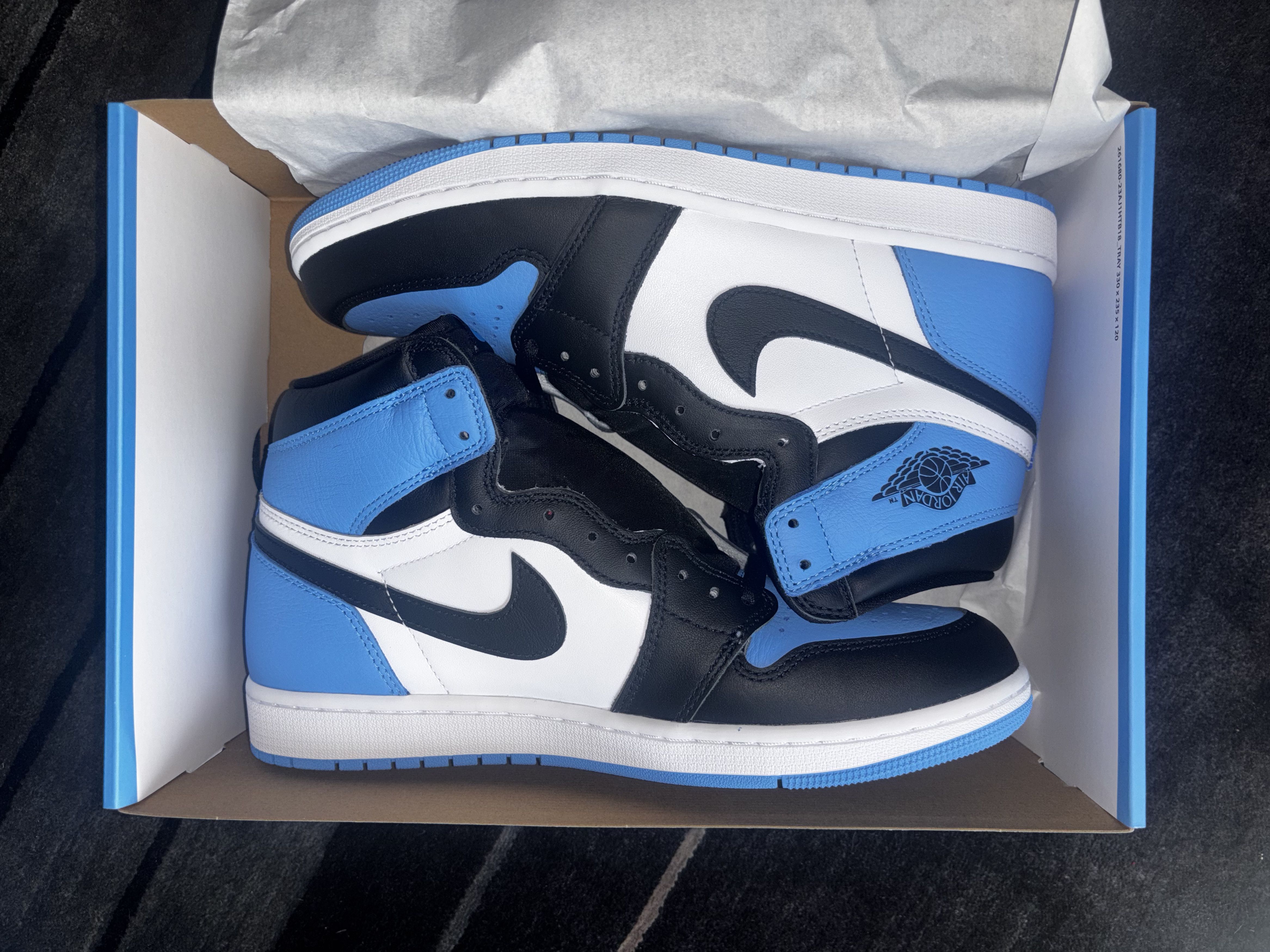 Jordan Brand Nike Air Jordan 1 Retro High UNC Toe 2023 US10.5/EU44.5 Size US 10.5 / EU 43-44 - 3 Thumbnail