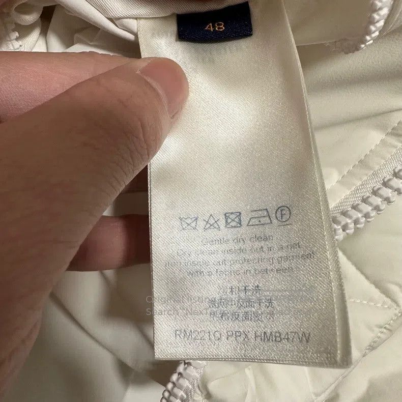Louis Vuitton Louis Vuitton White three-flower cotton-padded jacket Size US M / EU 48-50 / 2 - 3 Thumbnail