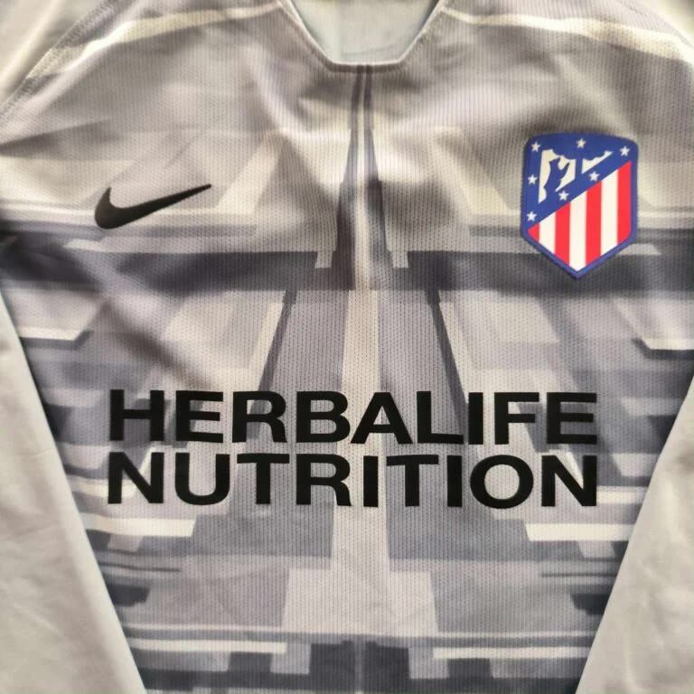 Nike MATCH WORN Atl.Madrid vanVeenendaal football jersey Womens L Size L / US 10 / IT 46 - 4 Thumbnail