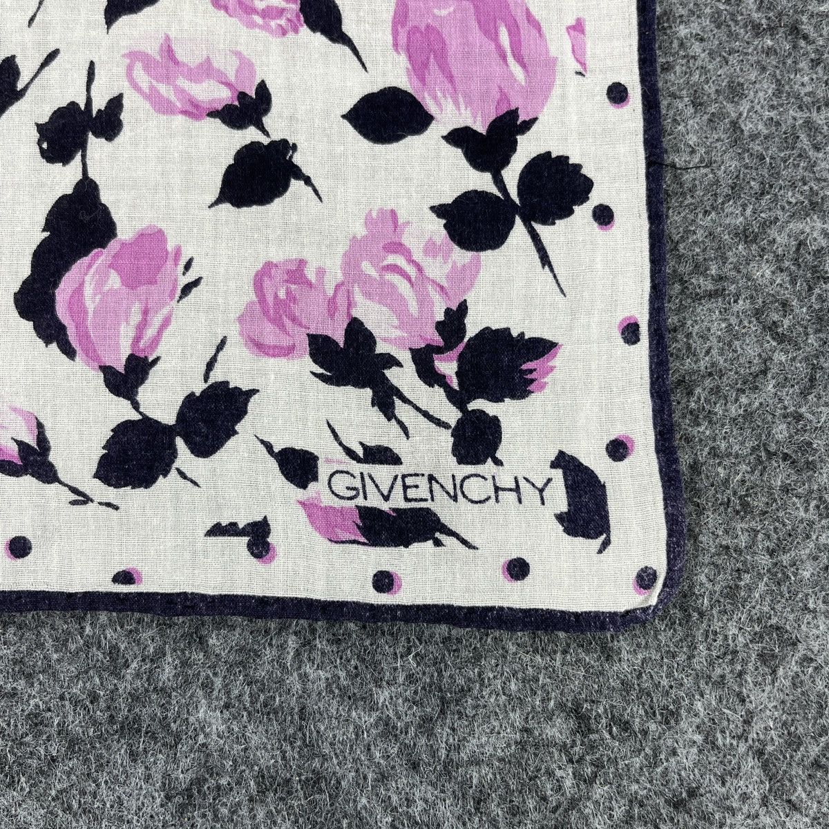 Givenchy Givenchy Handkerchief / Bandana / Neckerchief B477 Size ONE SIZE - 2 Thumbnail