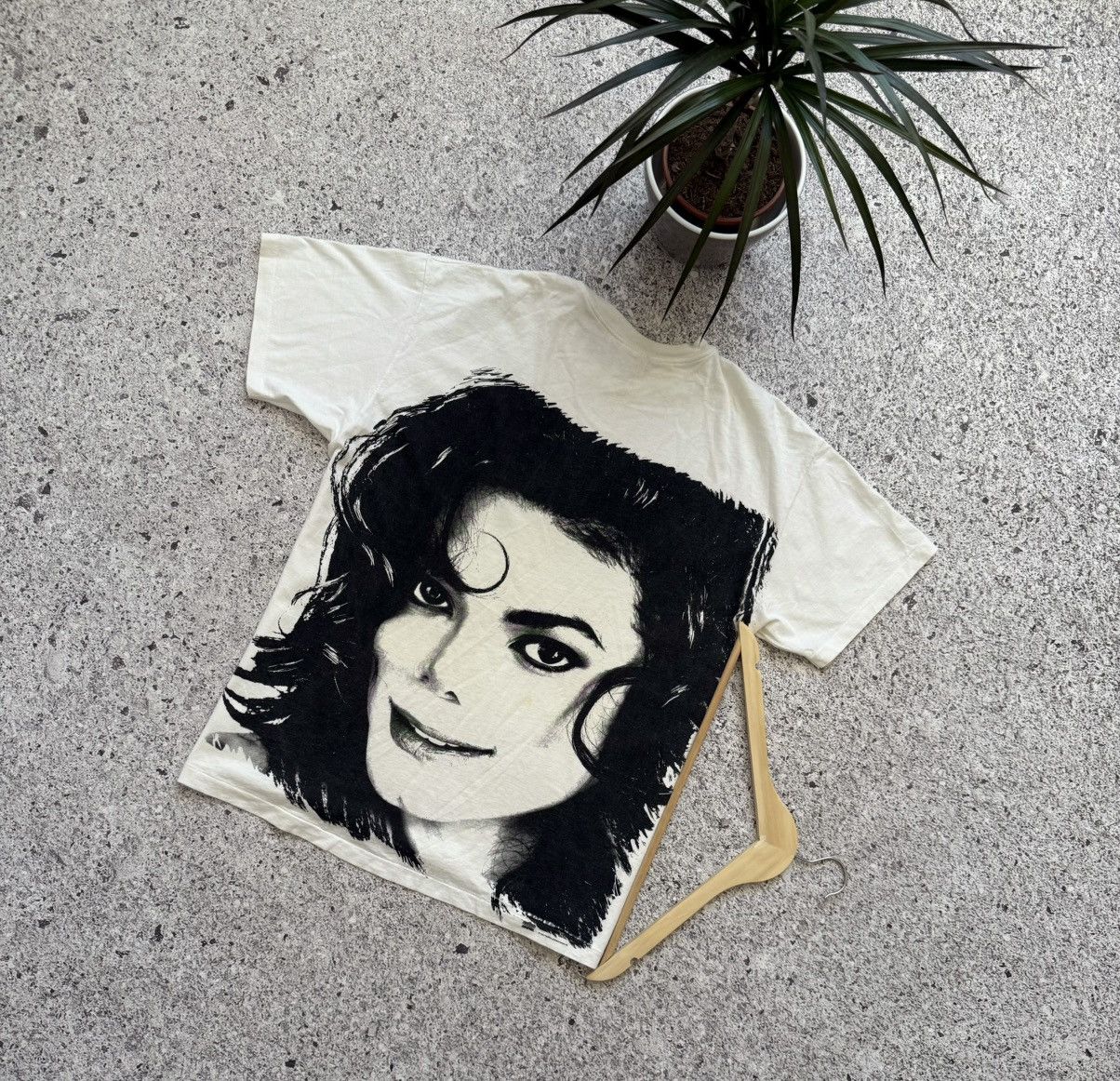 Band Tees × Michael Jackson Vintage 1992 Michael Jackson King Of Pop Tour Eyes T-Shirt Size US XL / EU 56 / 4 - 2 Thumbnail