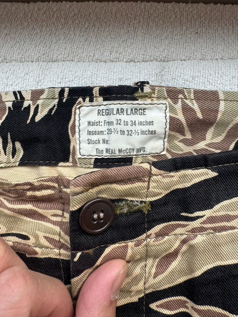 The Real McCoy's The Real Mccoy's Size LDesert tiger-striped camouflage shor Size US 30 / EU 46 - 5 Thumbnail