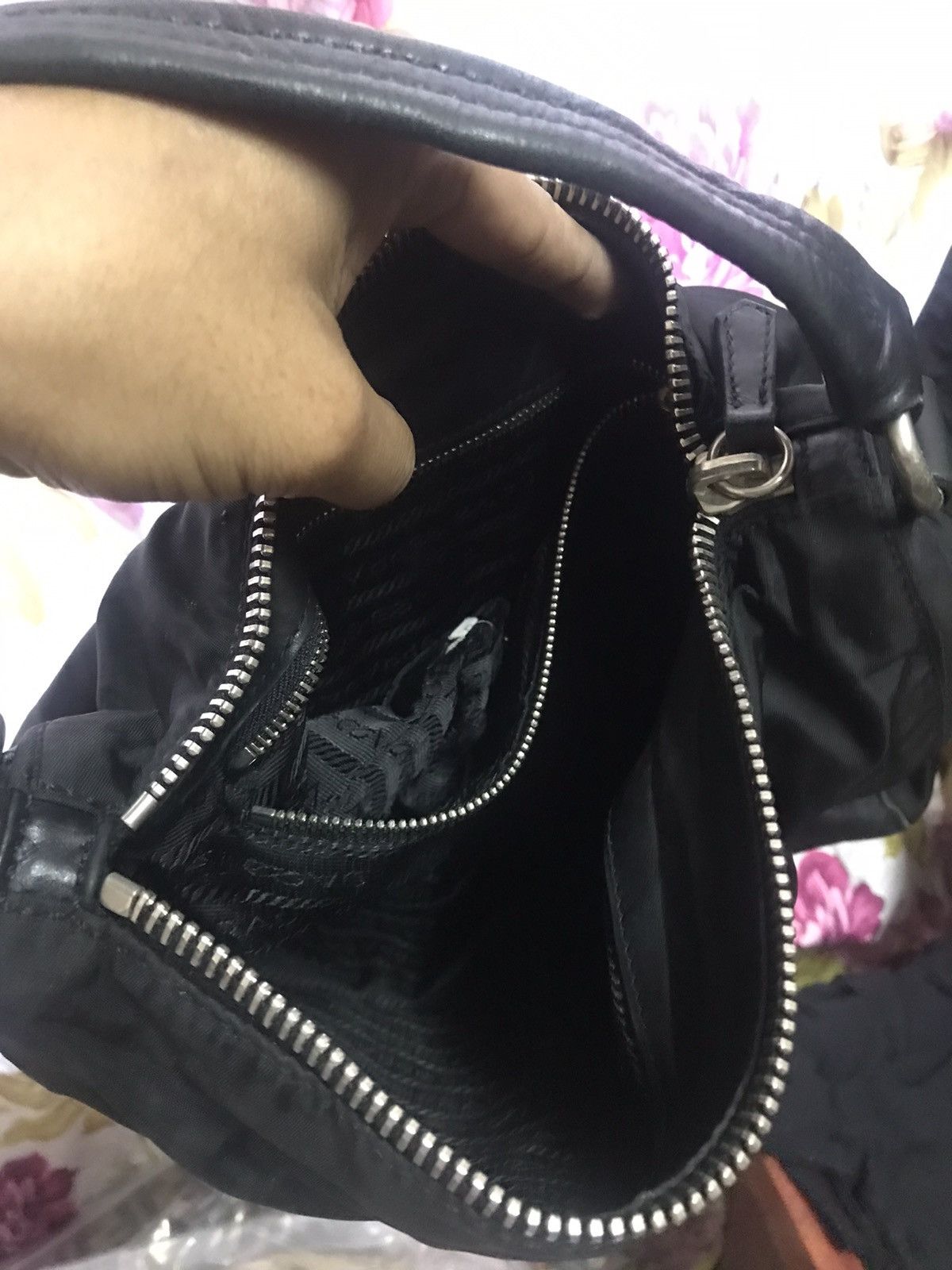 Prada Authentic Black Prada Hobo Bag Size ONE SIZE - 7 Thumbnail