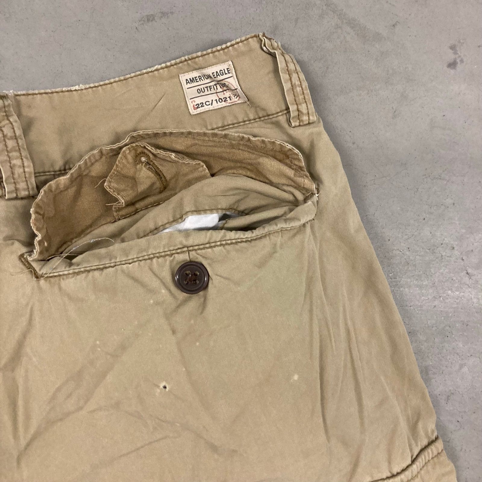 American Eagle Outfitters × Vintage vintage y2k distressed American eagle cargo pants 31x30 Size US 31 - 6 Thumbnail