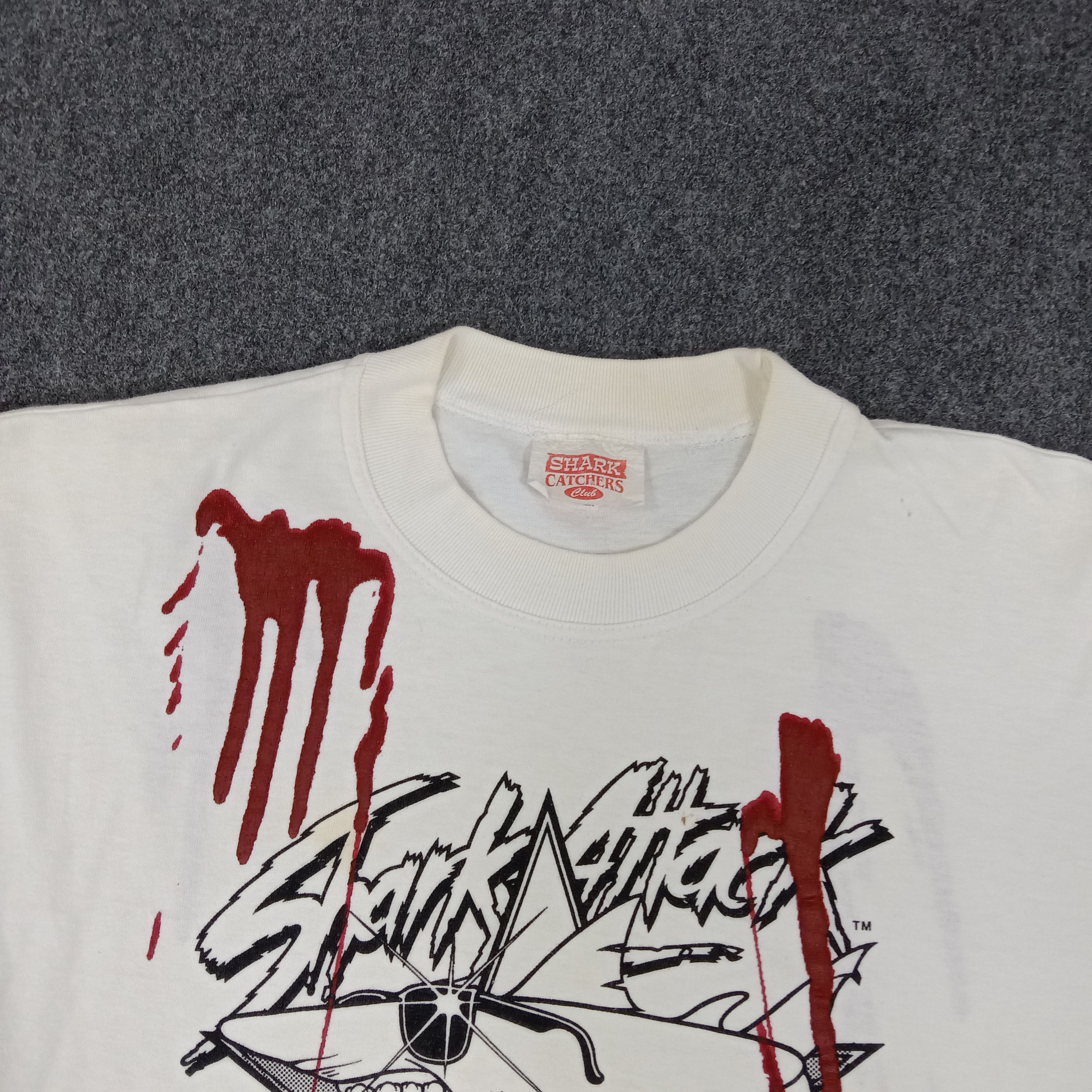 Vintage Shark Catchers Club Australia Movies Promo Tshirt Size US L / EU 52-54 / 3 - 3 Thumbnail