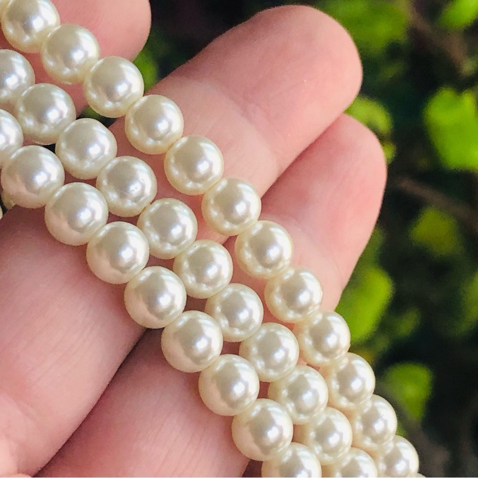 Vintage Vintage Feinberg triple strand white glass pearl necklace Size ONE SIZE - 11 Thumbnail