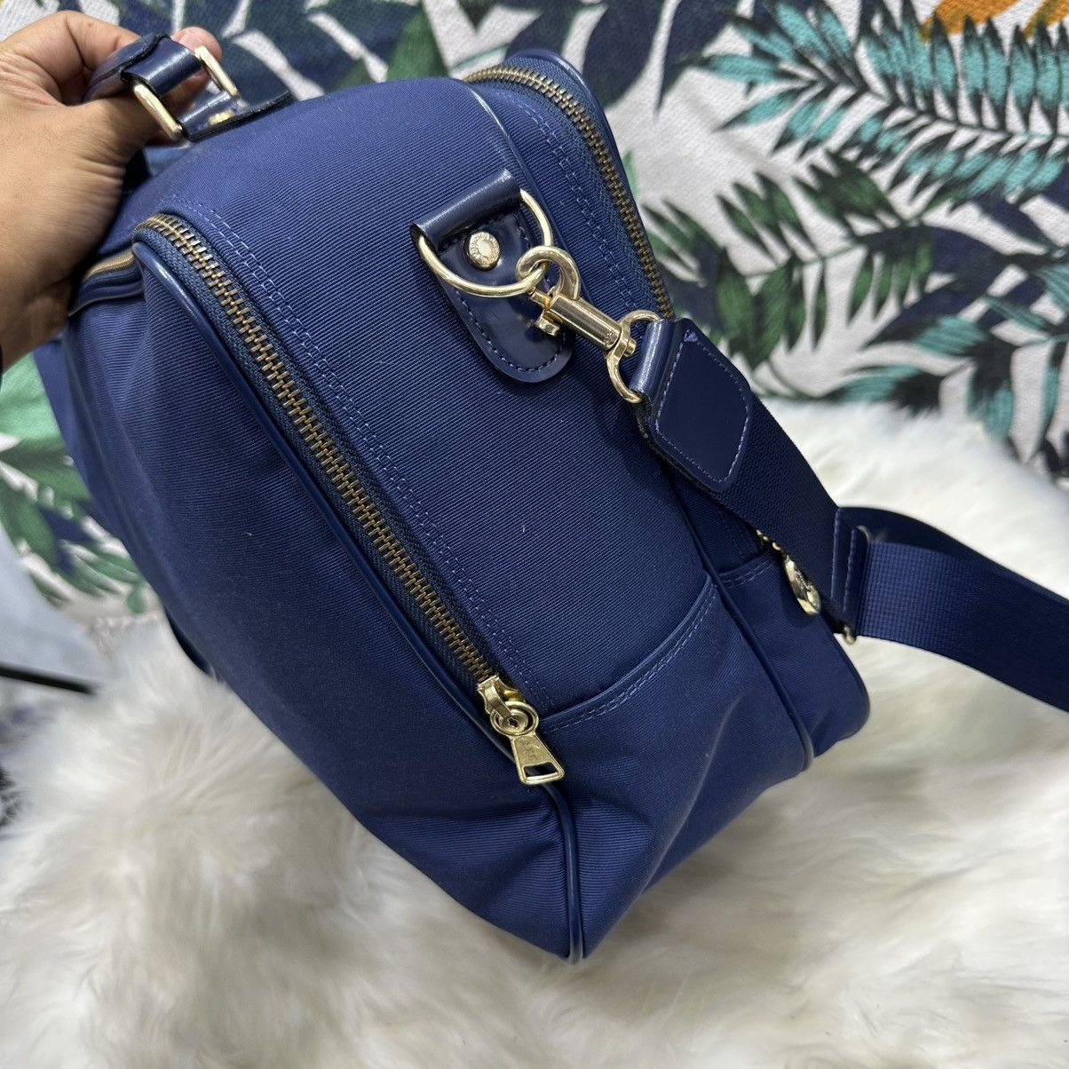 Moschino Authentic Vtg. MOSCHINO Messenger Bag Size ONE SIZE - 12 Thumbnail