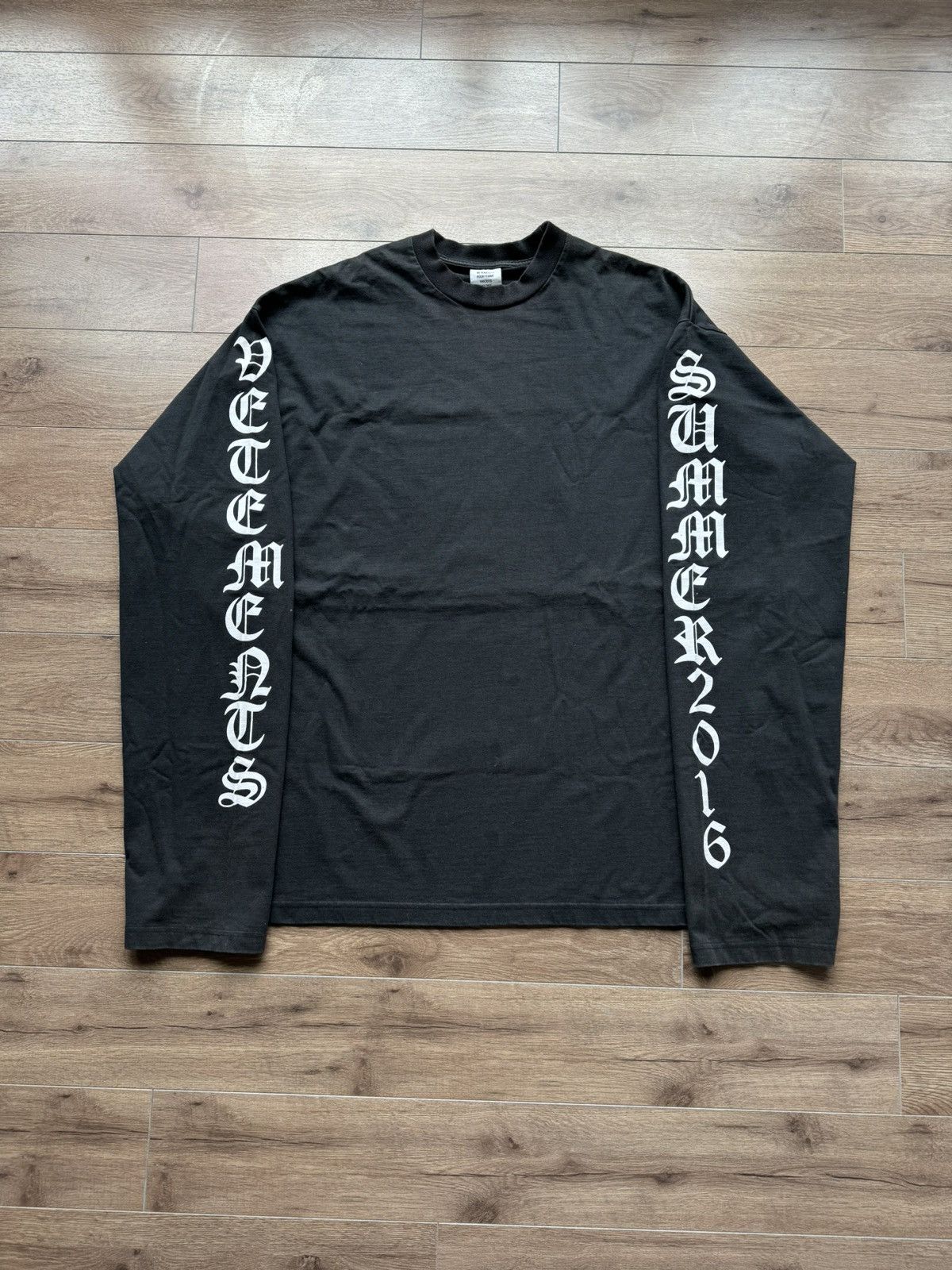 Vetements VETEMENTS GOTHIC LONG SLEEVE (2016 VERSION) | Grailed