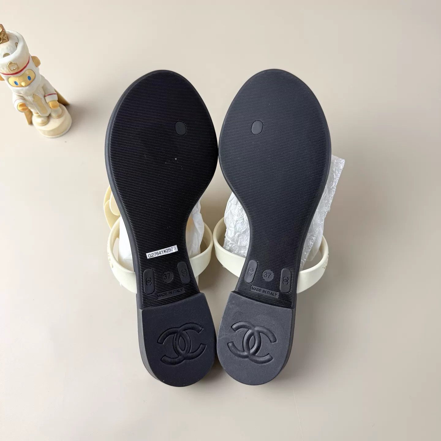 Chanel Chanel Camellia Flip-Flops Sandals Women's 37 Size US 6.5 / IT 36.5 - 7 Thumbnail