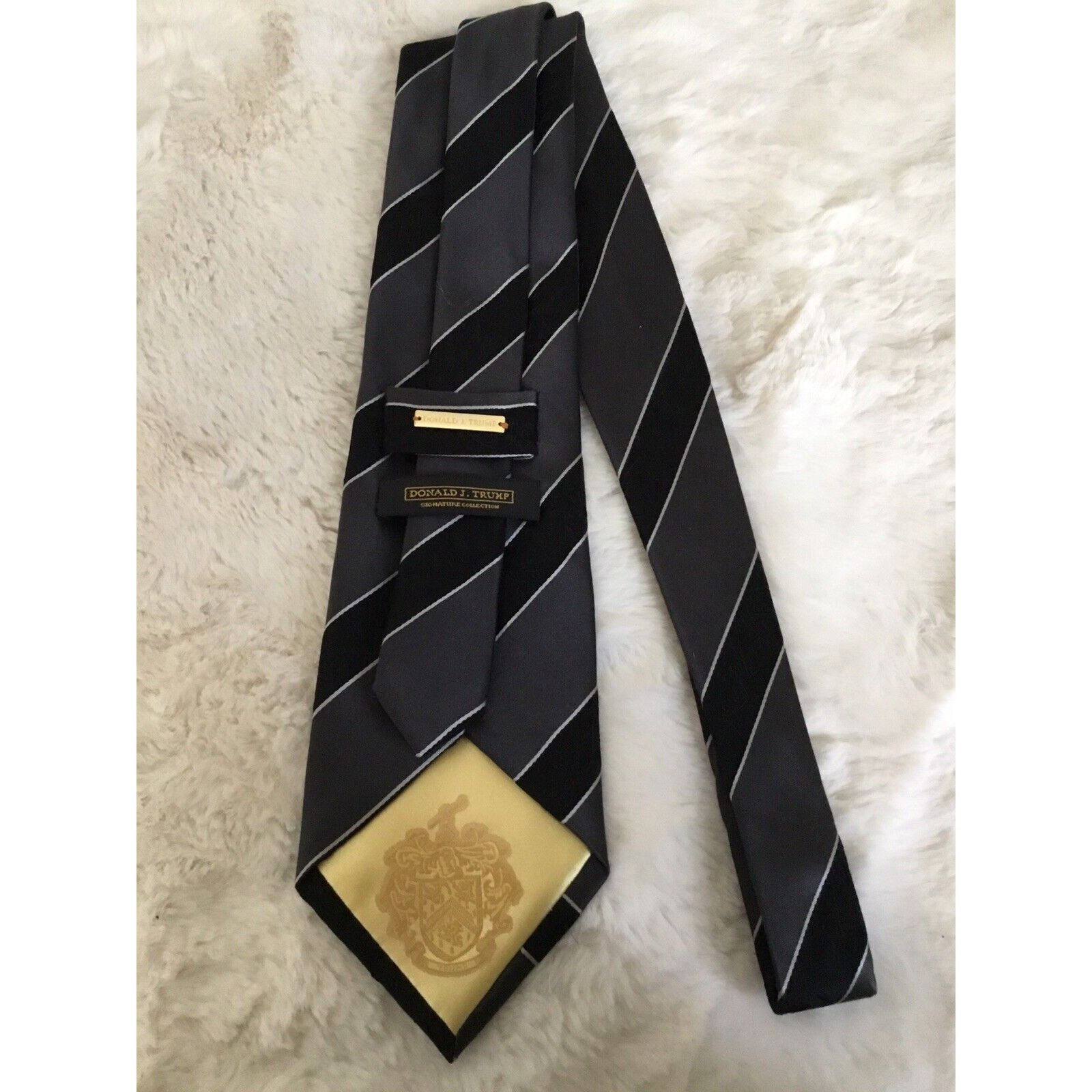 Donald Trump Donald Trump Signature Tie Gold Plate Name 100% Silk Size ONE SIZE - 1 Thumbnail