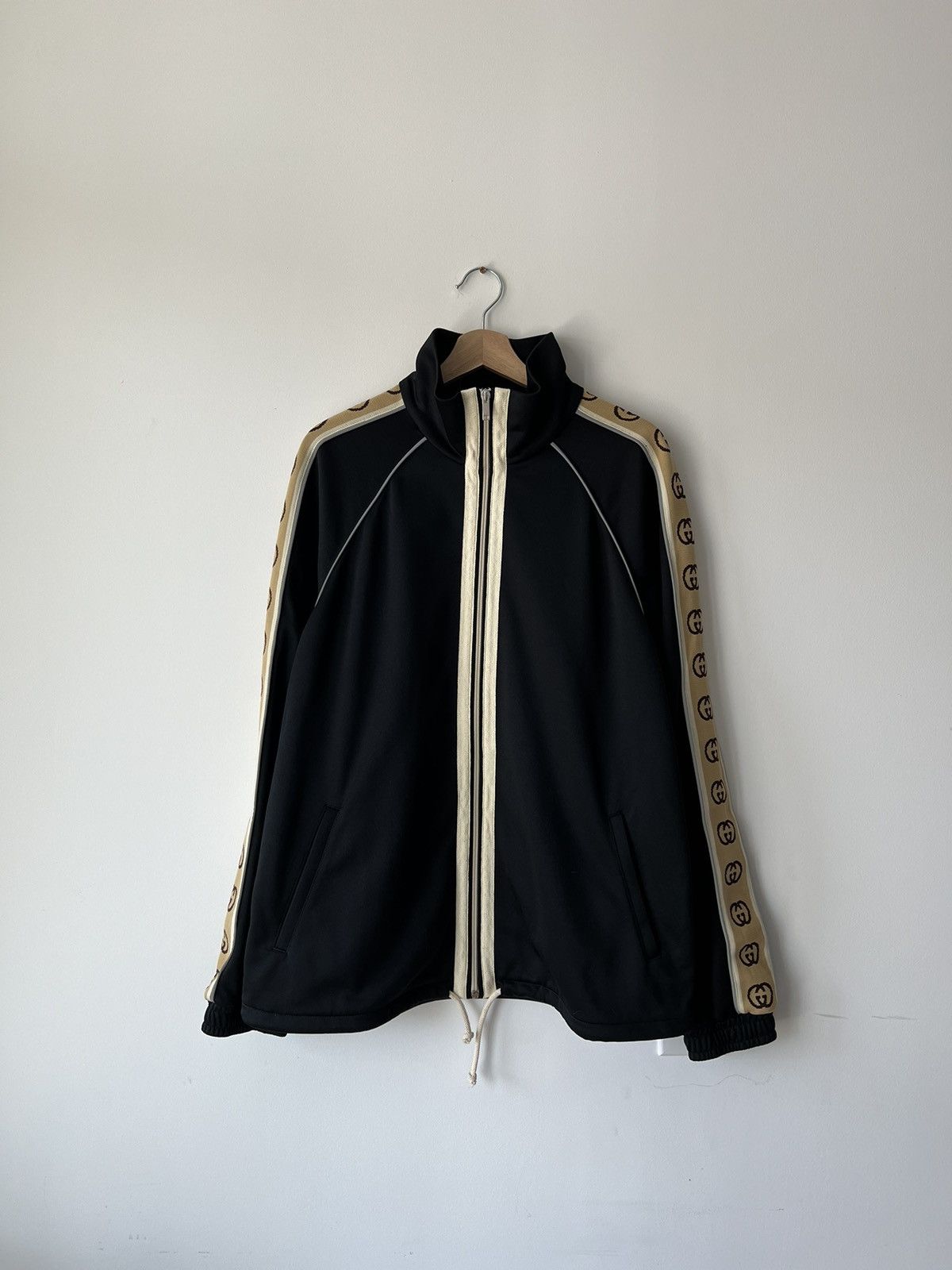 Gucci tech jacket shop