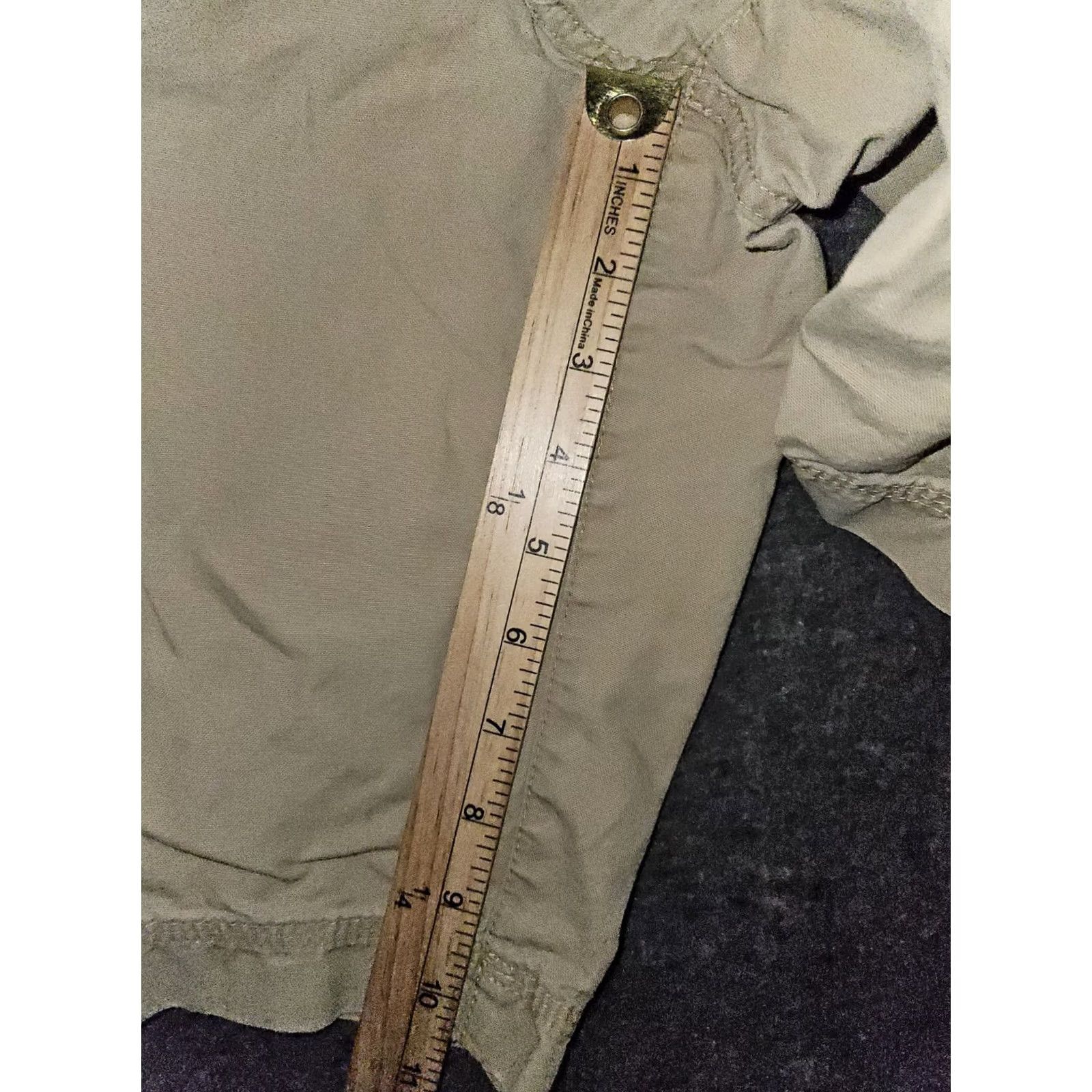 Eddie Bauer VINTAGE Eddie Bauer Cargo Short Men 32 Beige Mid Cargo Pockets 10" Inseam Hiking Camping Mens Size US 32 / EU 48 - 5 Thumbnail